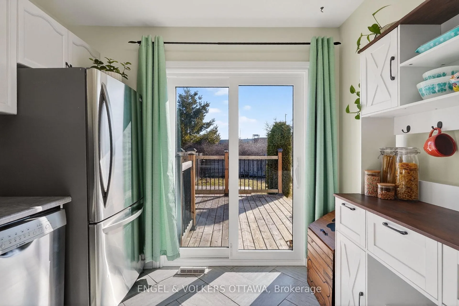 Photo 18 of 1499 Corsham Avenue, Ottawa, Fallingbrook/Pineridge — HOMEH