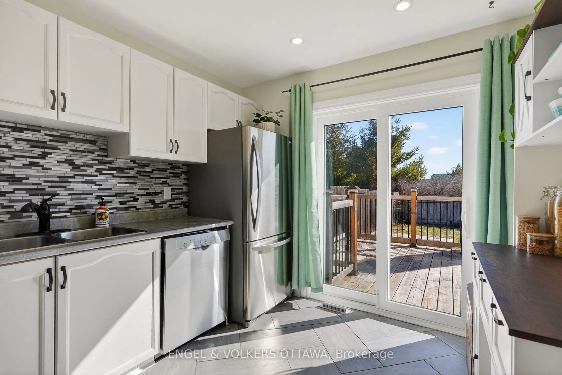 Photo 20 of 1499 Corsham Avenue, Ottawa, Fallingbrook/Pineridge — HOMEH