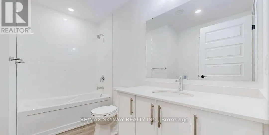 Photo 4 of Unit 406, 1000 Lackner Place, Kitchener — HOMEH