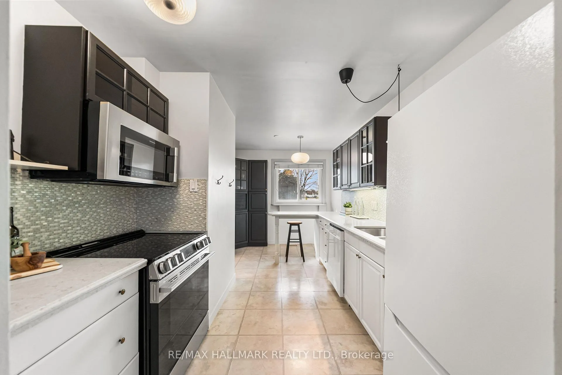 Photo 8 of 619 Timber Lane, Burlington, Appleby — HOMEH