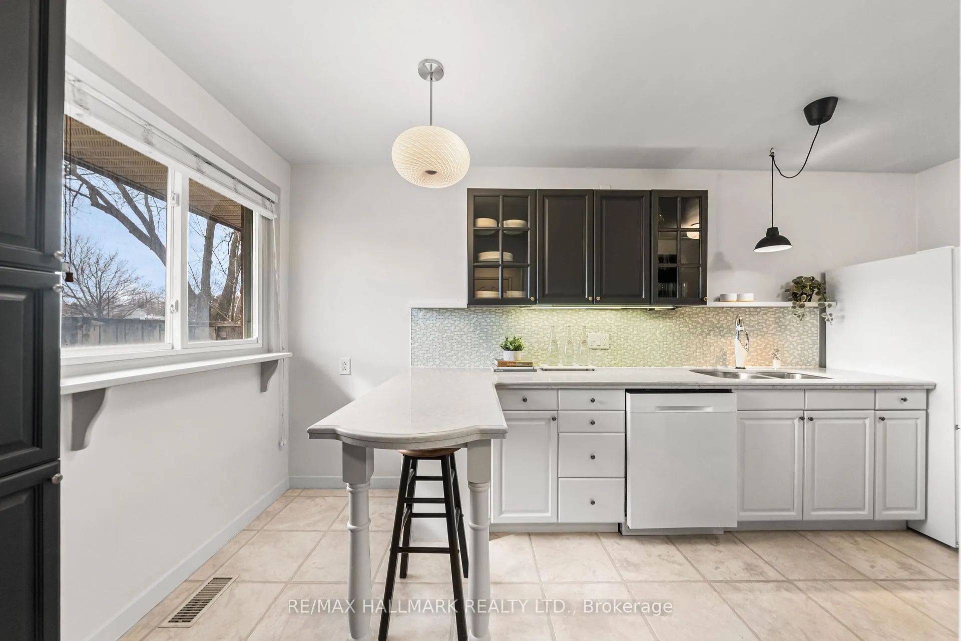 Photo 12 of 619 Timber Lane, Burlington, Appleby — HOMEH