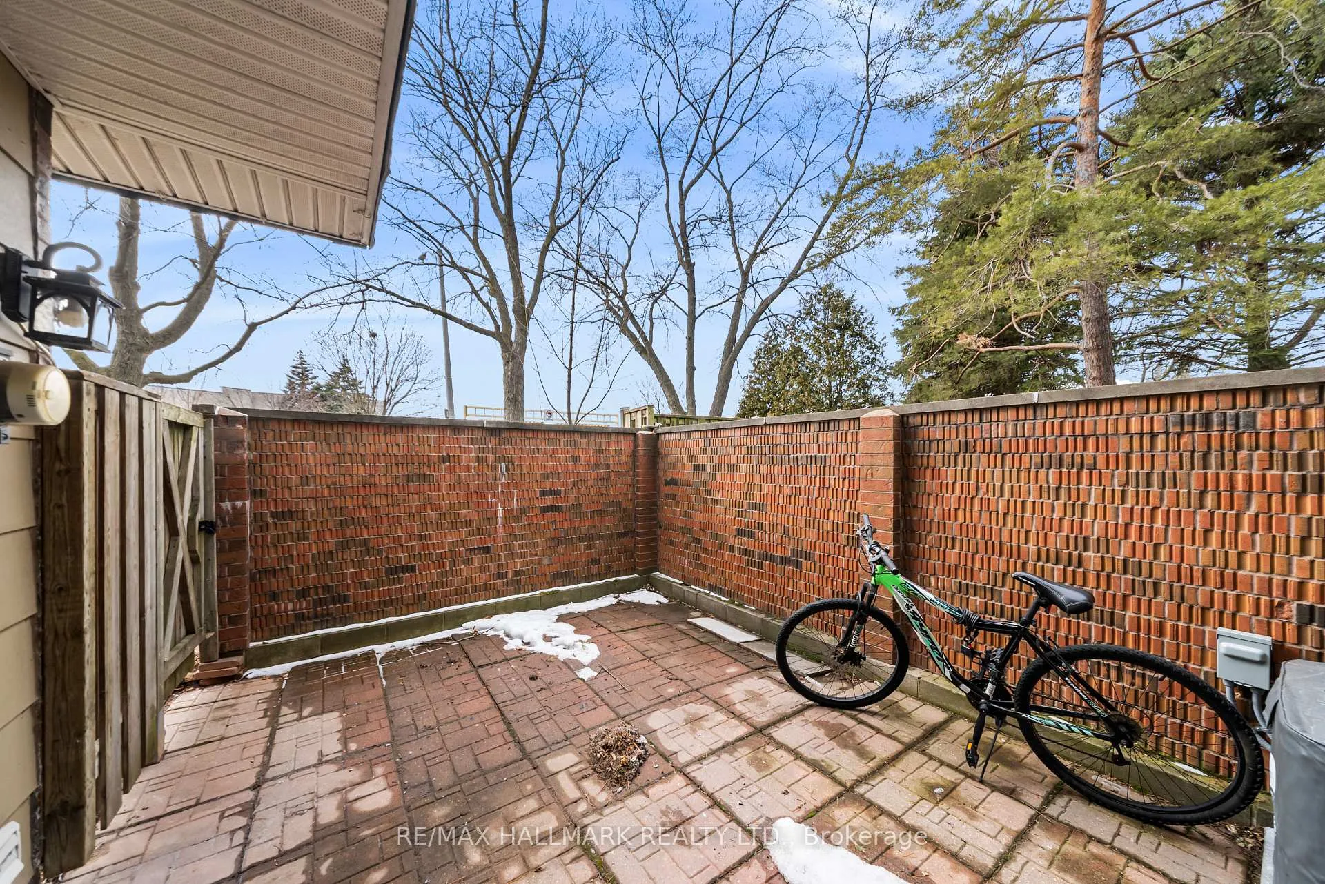 Photo 32 of 619 Timber Lane, Burlington, Appleby — HOMEH