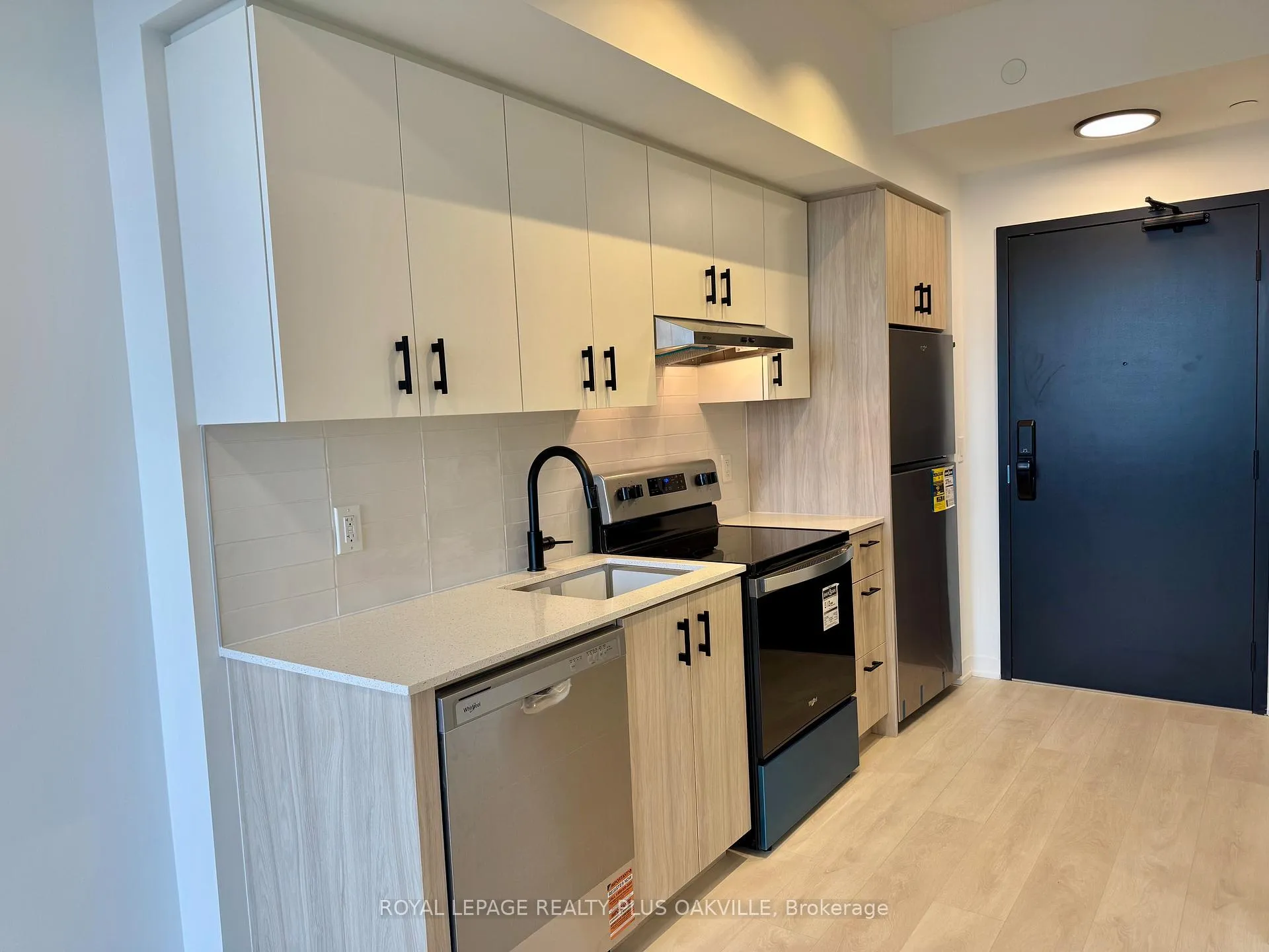 Photo 8 of Unit 505, 4878 Powers Common, Burlington, Alton — HOMEH