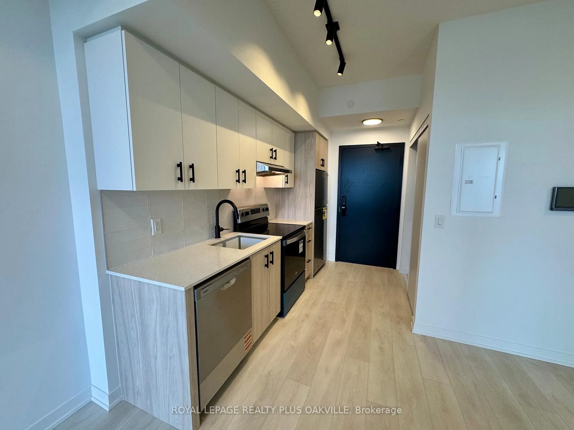 Photo 9 of Unit 505, 4878 Powers Common, Burlington, Alton — HOMEH