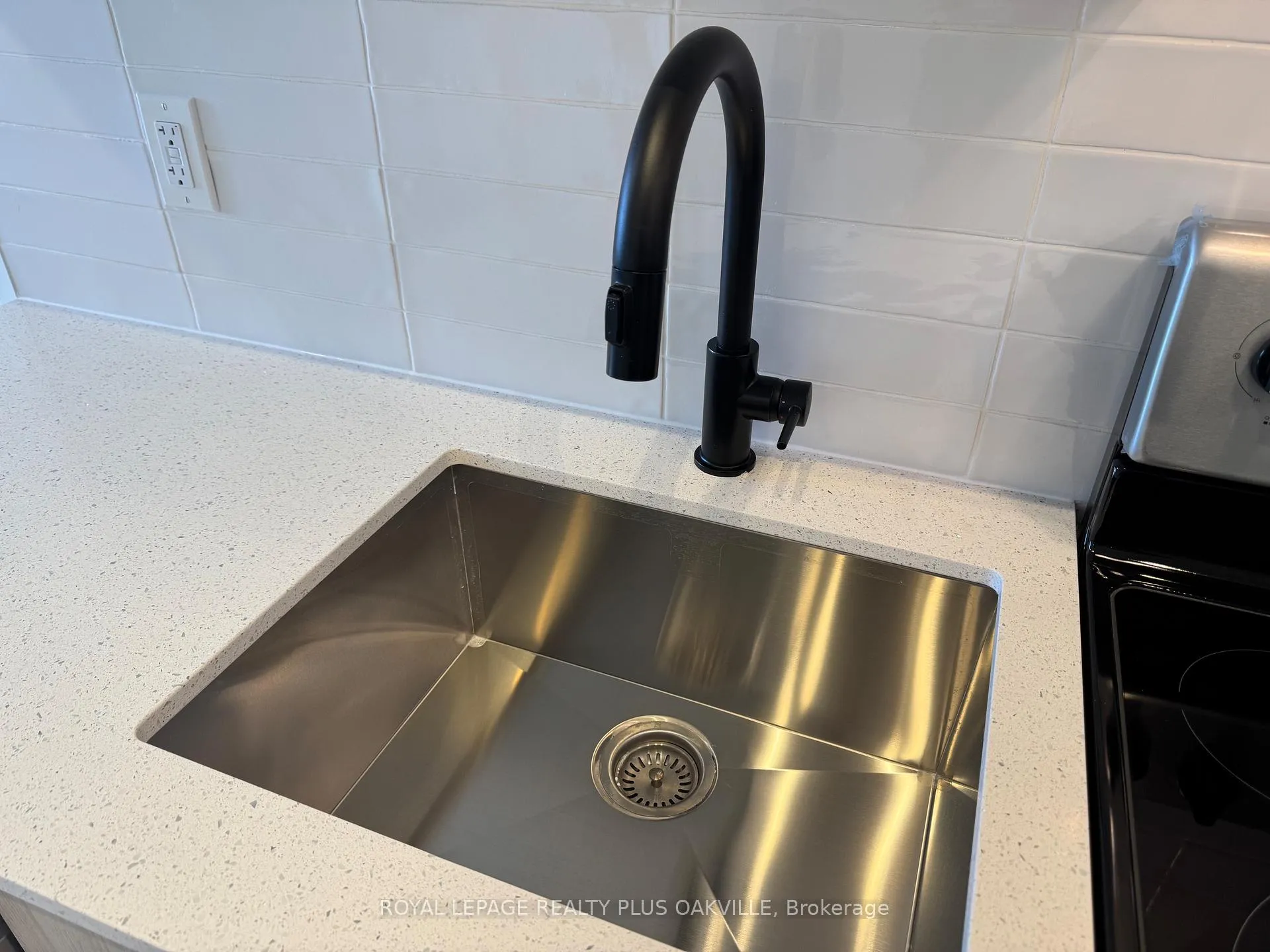 Photo 12 of Unit 505, 4878 Powers Common, Burlington, Alton — HOMEH