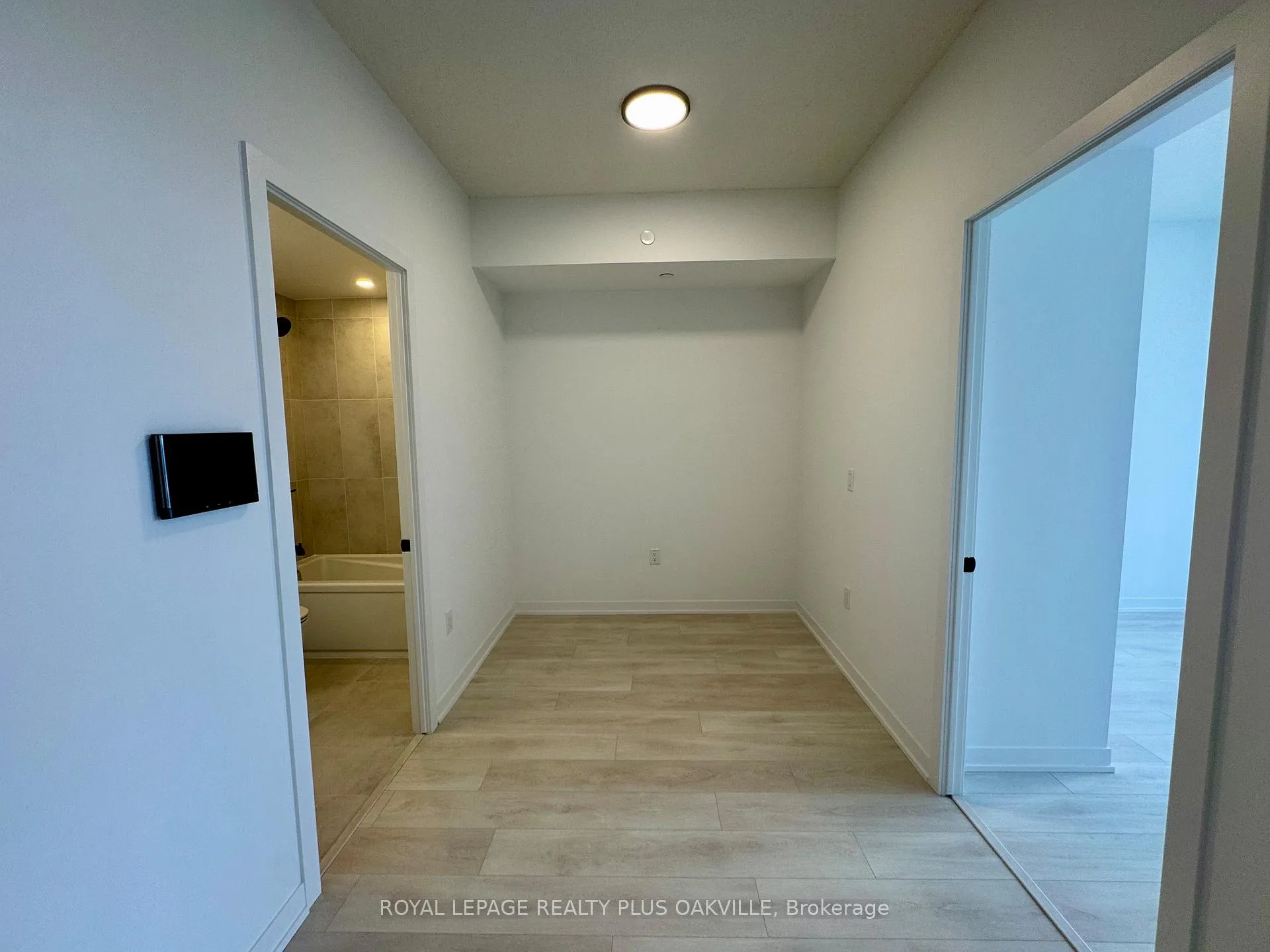 Photo 16 of Unit 505, 4878 Powers Common, Burlington, Alton — HOMEH