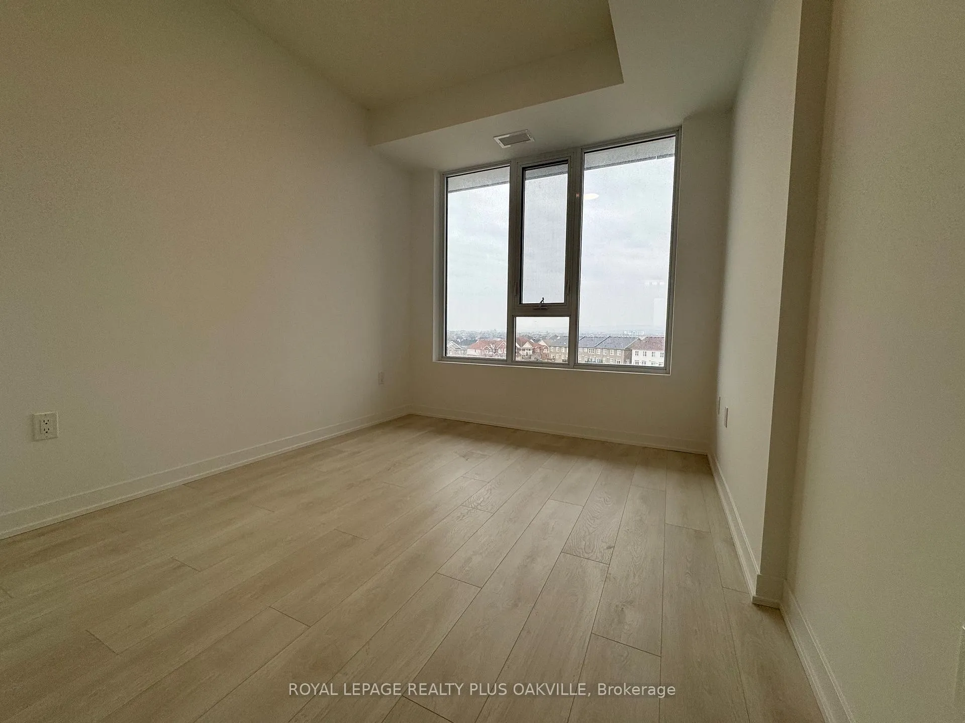 Photo 17 of Unit 505, 4878 Powers Common, Burlington, Alton — HOMEH
