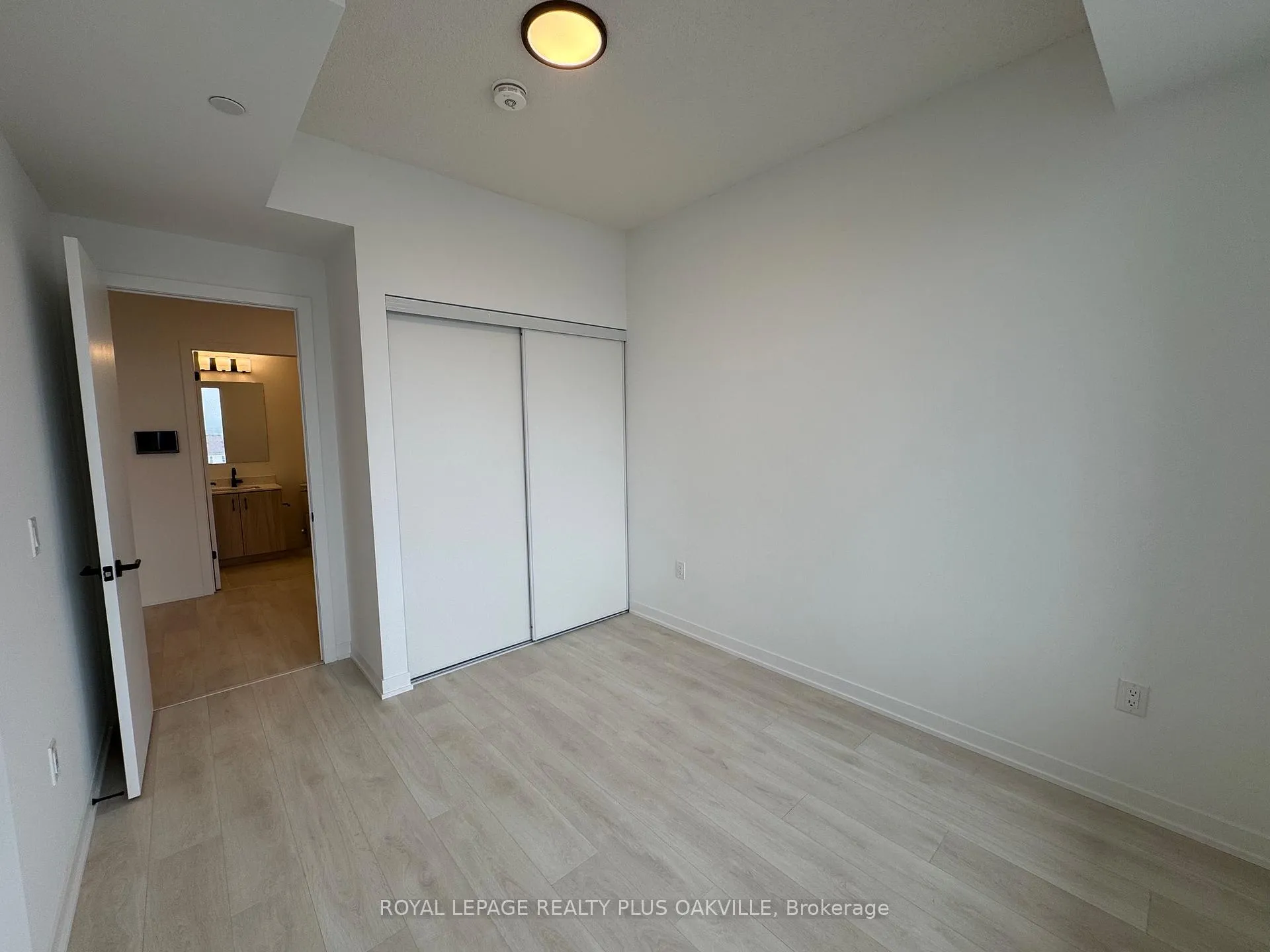Photo 18 of Unit 505, 4878 Powers Common, Burlington, Alton — HOMEH