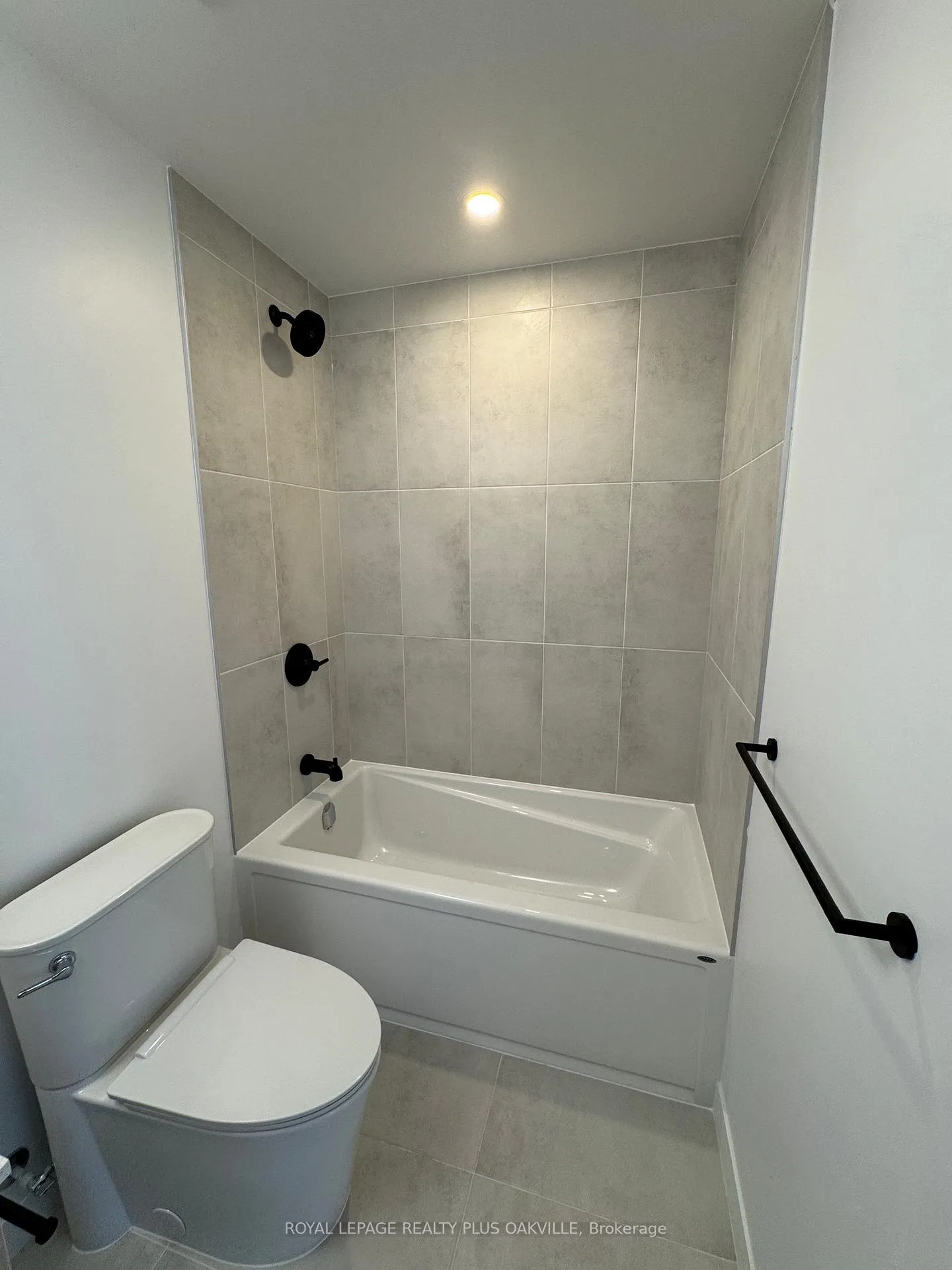 Photo 20 of Unit 505, 4878 Powers Common, Burlington, Alton — HOMEH