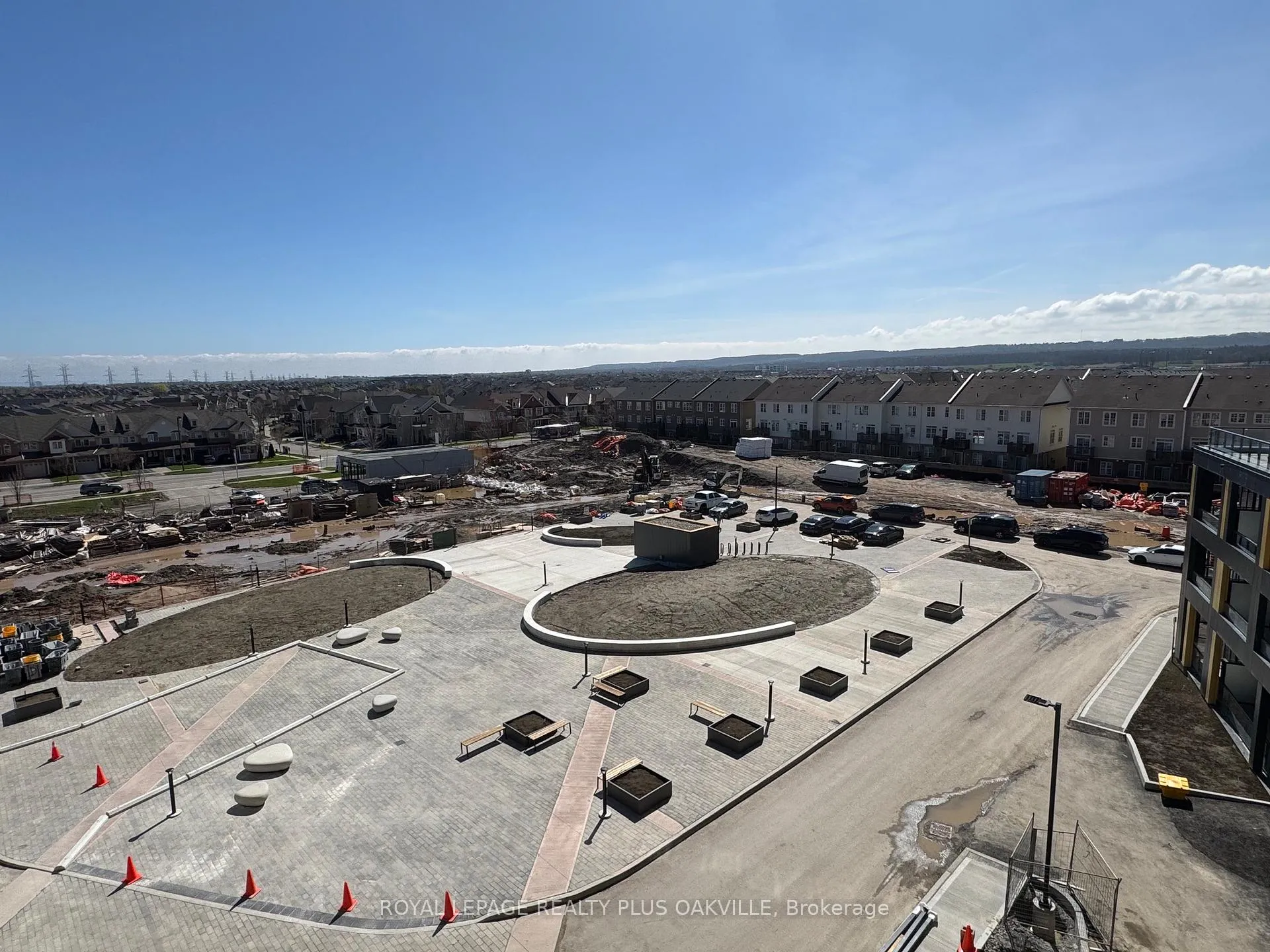 Photo 23 of Unit 505, 4878 Powers Common, Burlington, Alton — HOMEH