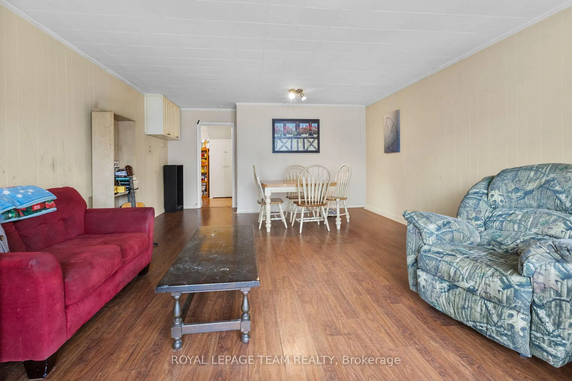 Photo 3 of 47 Daniel Street S, Arnprior — HOMEH
