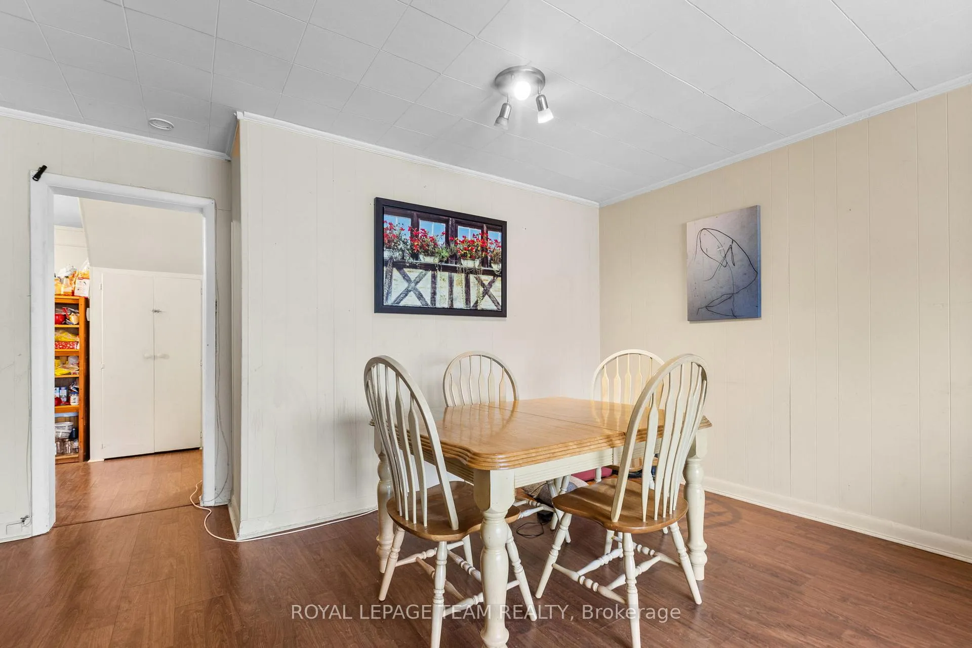 Photo 4 of 47 Daniel Street S, Arnprior — HOMEH
