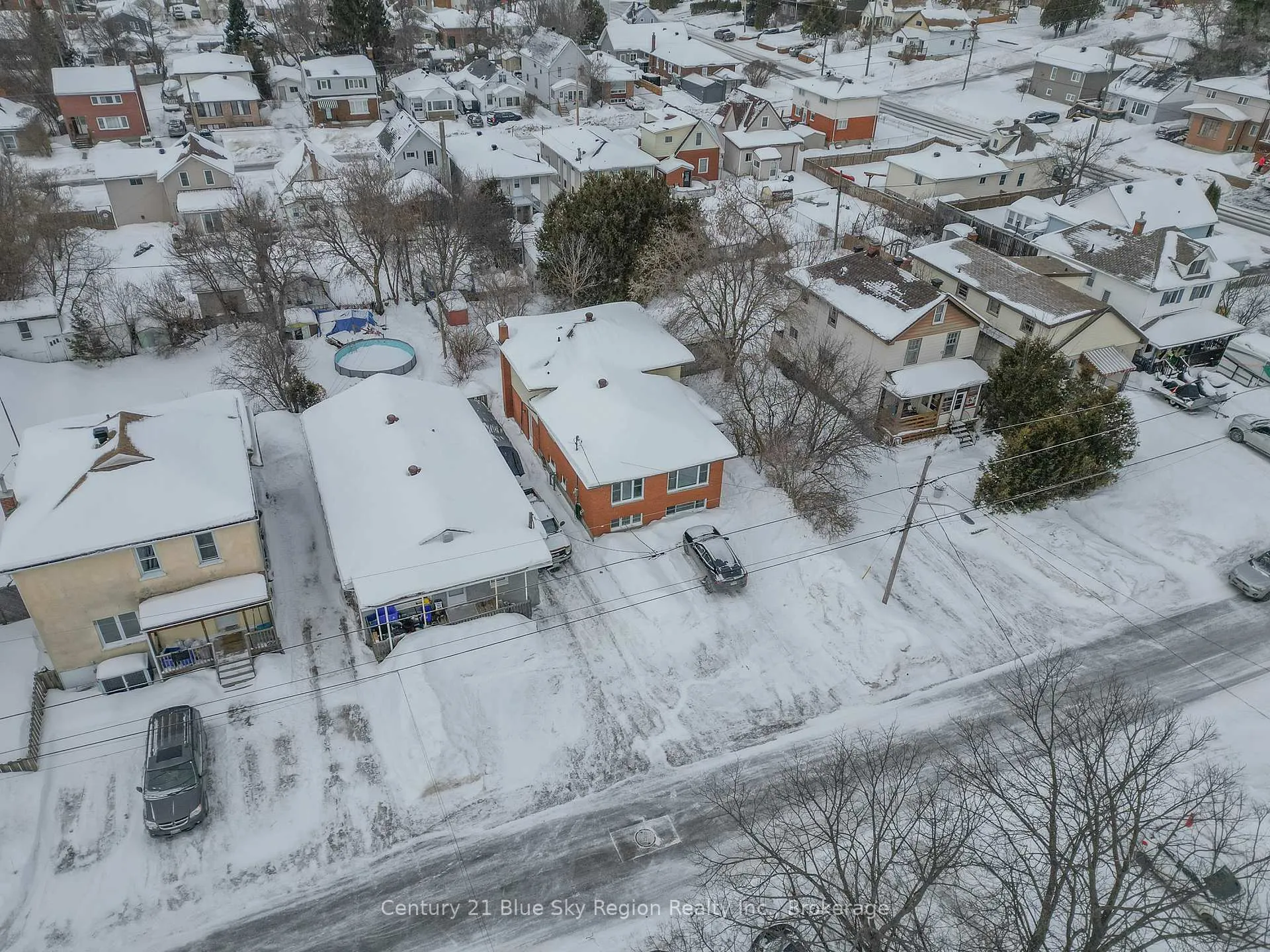 Photo 4 of 573 McLeod Street, North Bay, Central — HOMEH