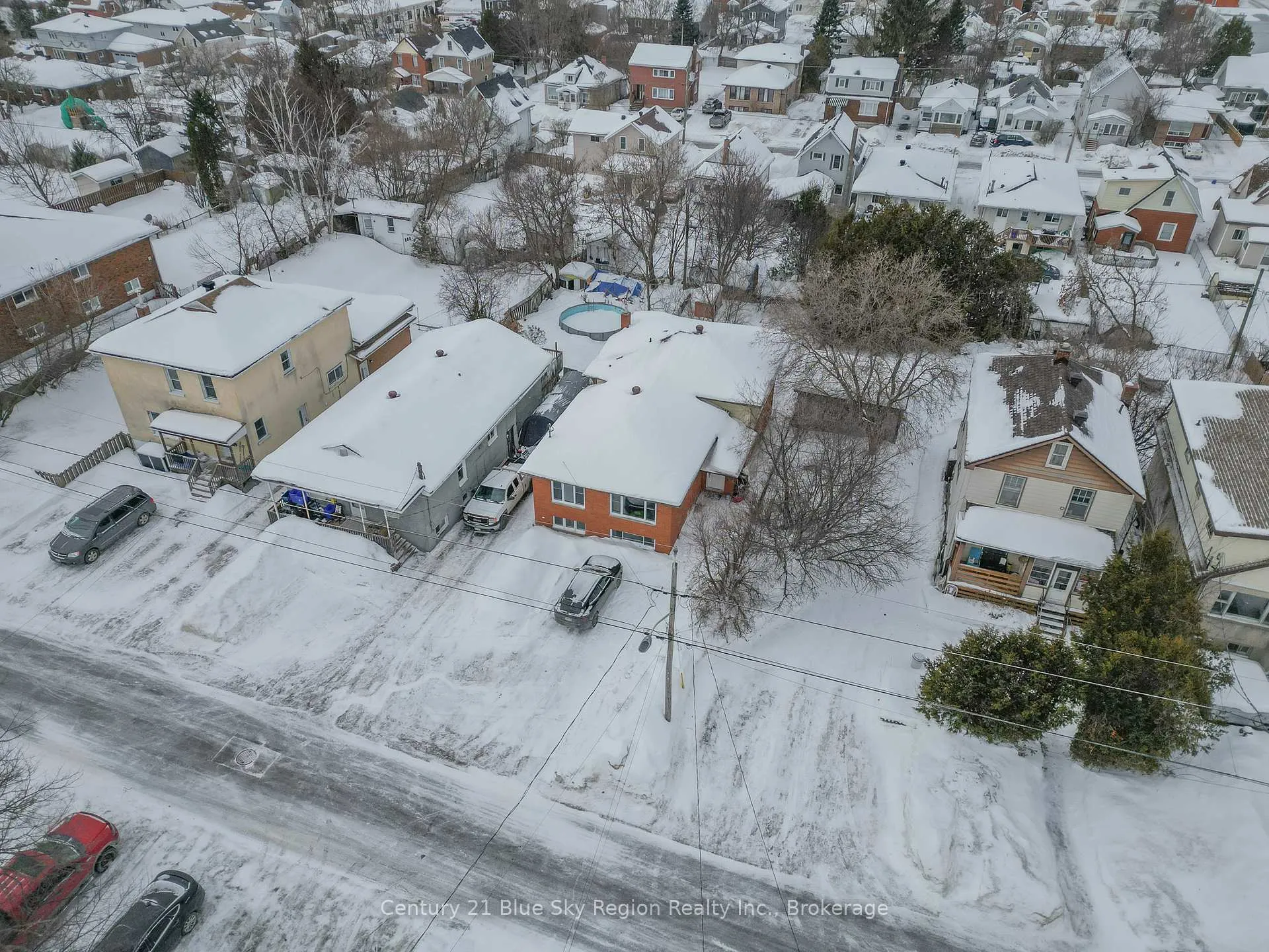 Photo 5 of 573 McLeod Street, North Bay, Central — HOMEH