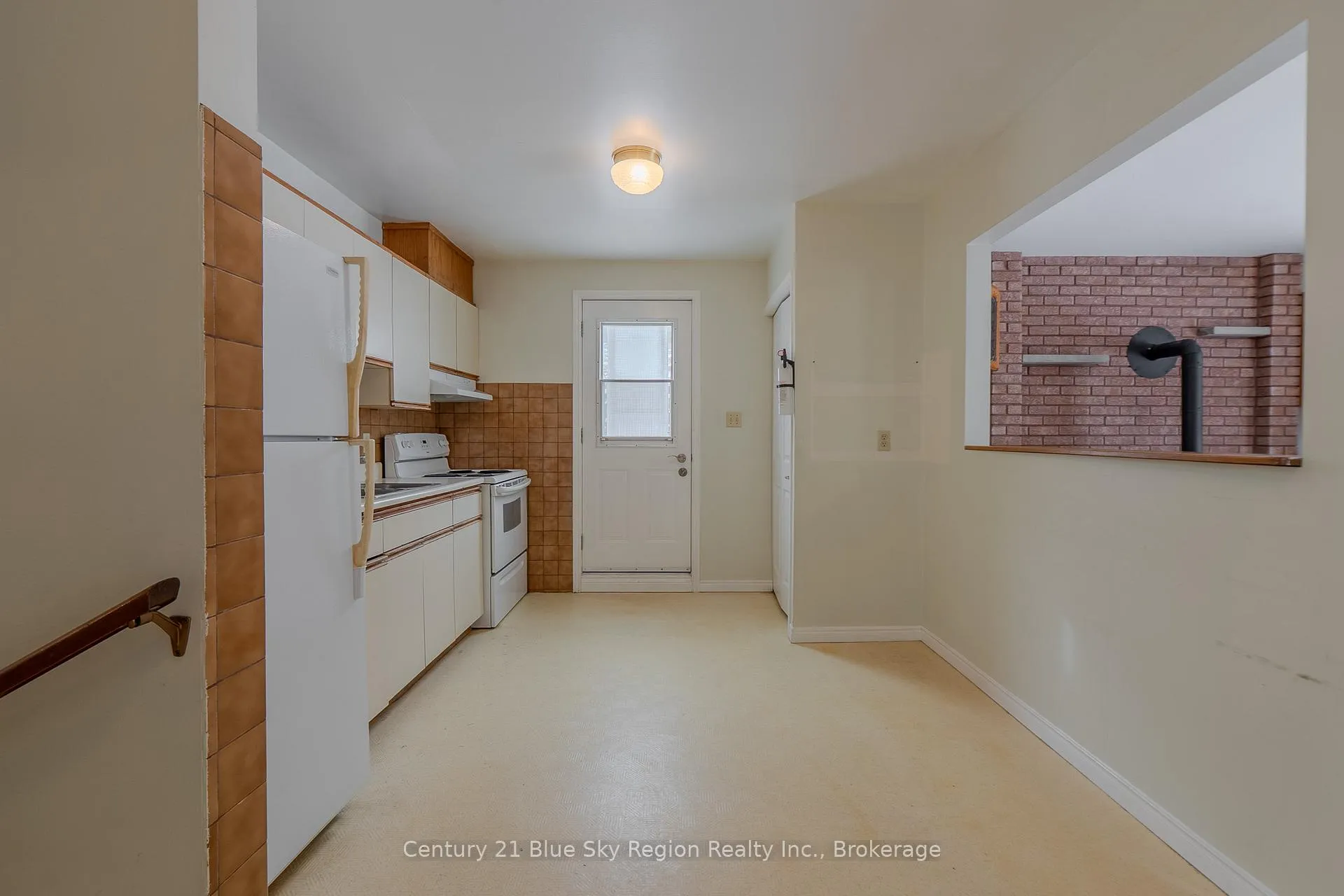 Photo 13 of 573 McLeod Street, North Bay, Central — HOMEH