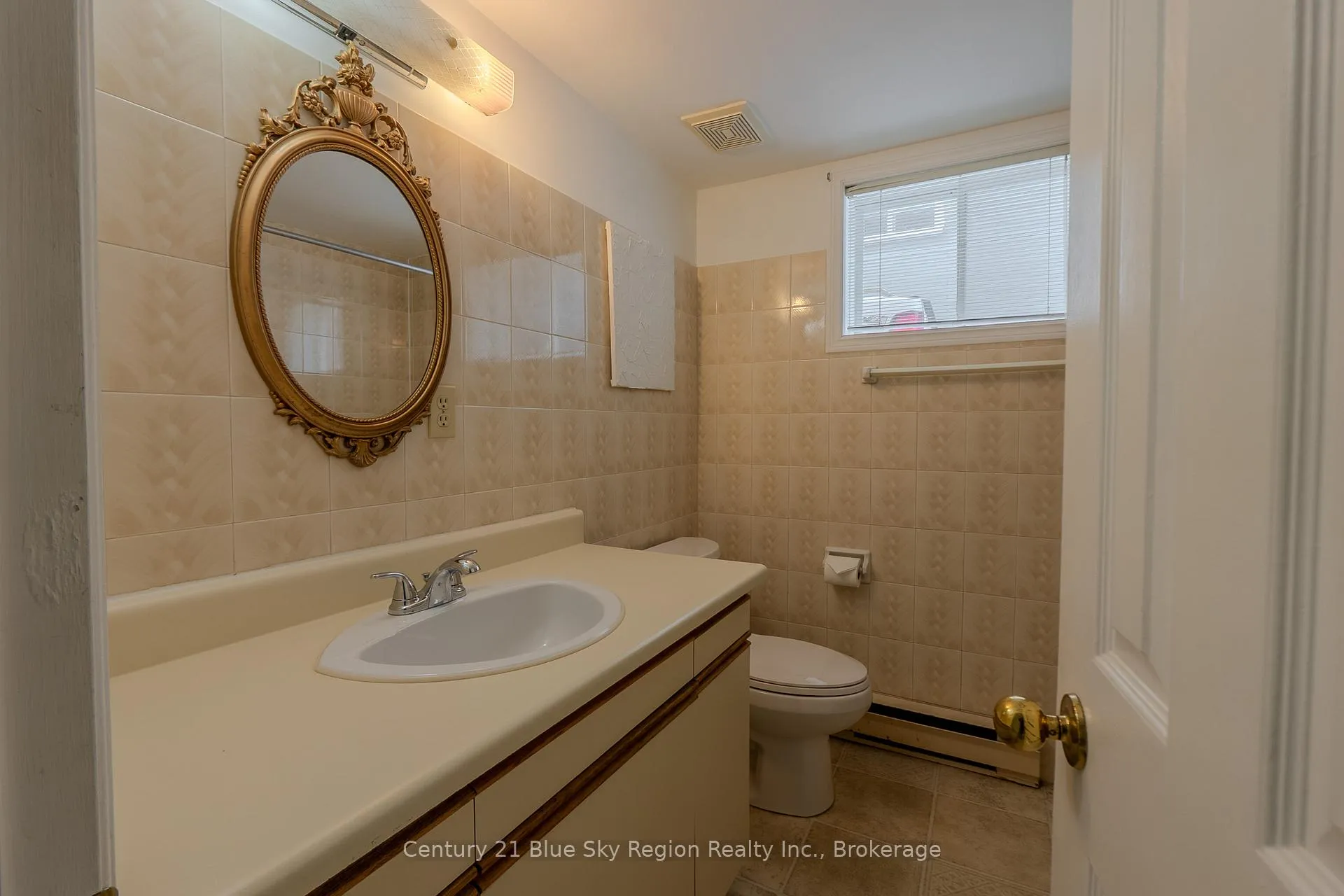 Photo 27 of 573 McLeod Street, North Bay, Central — HOMEH