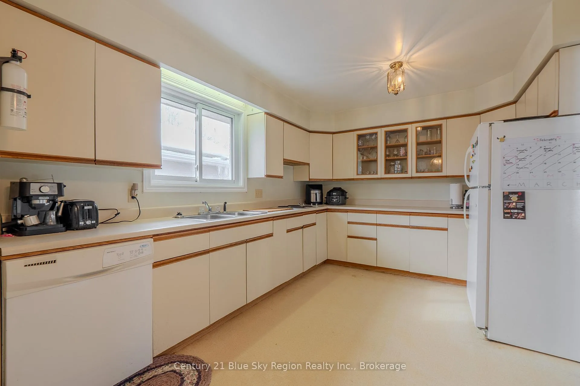 Photo 32 of 573 McLeod Street, North Bay, Central — HOMEH