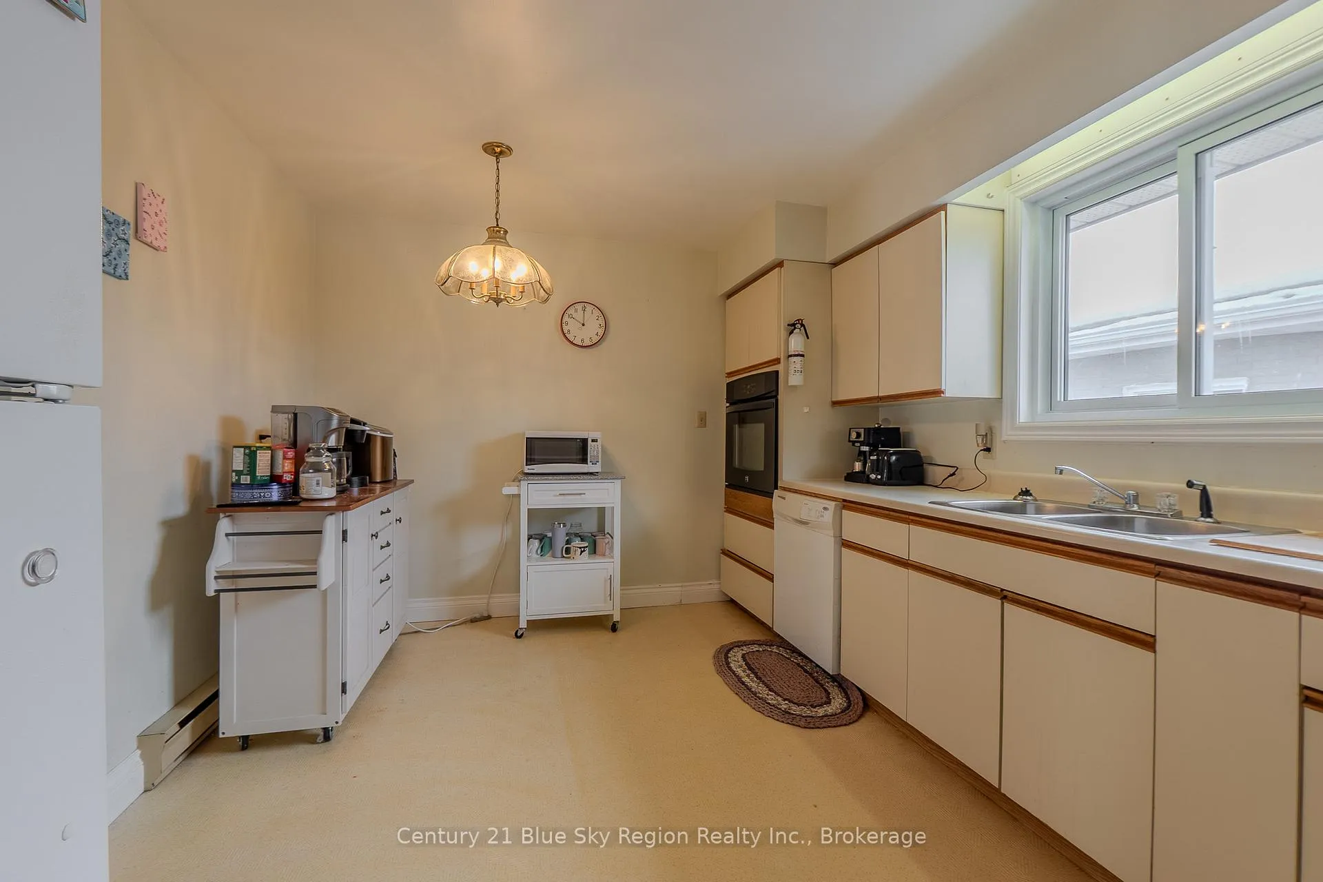 Photo 33 of 573 McLeod Street, North Bay, Central — HOMEH