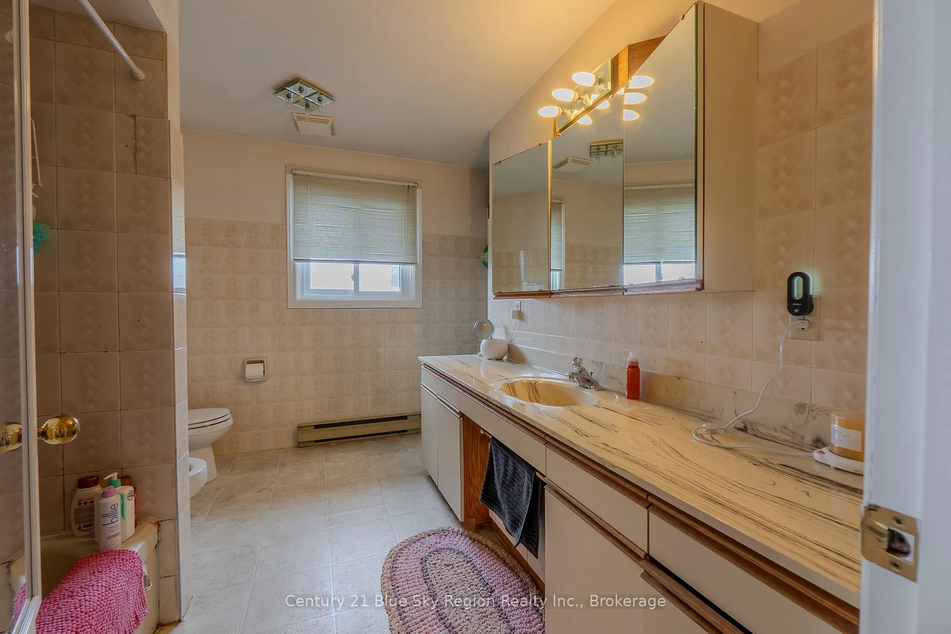 Photo 46 of 573 McLeod Street, North Bay, Central — HOMEH