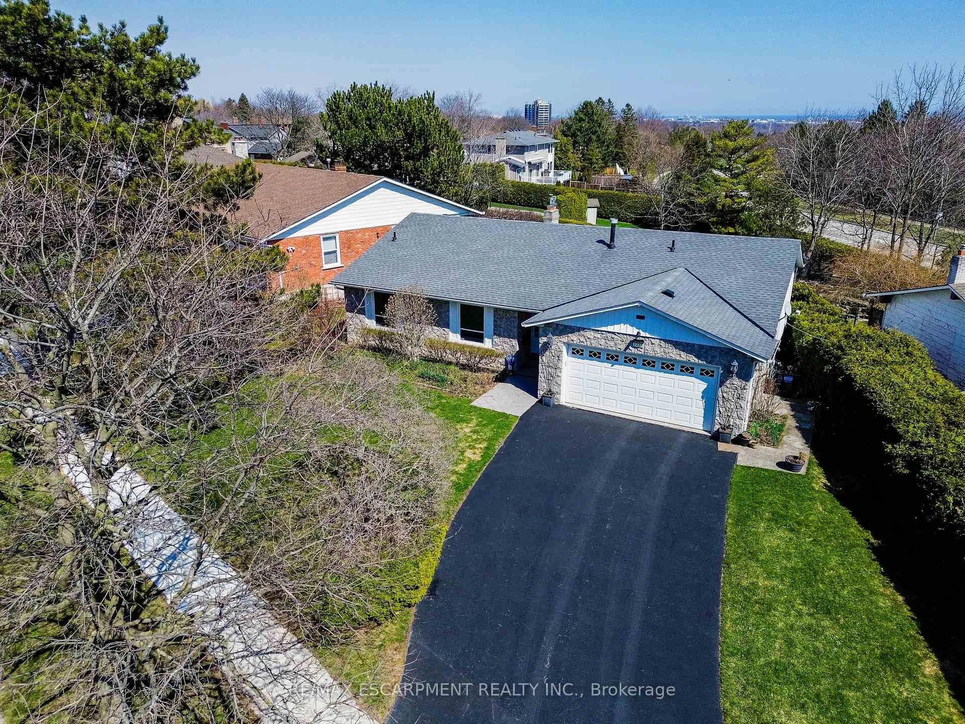 Photo 1 of 1233 Havendale Boulevard, Burlington, Tyandaga — HOMEH