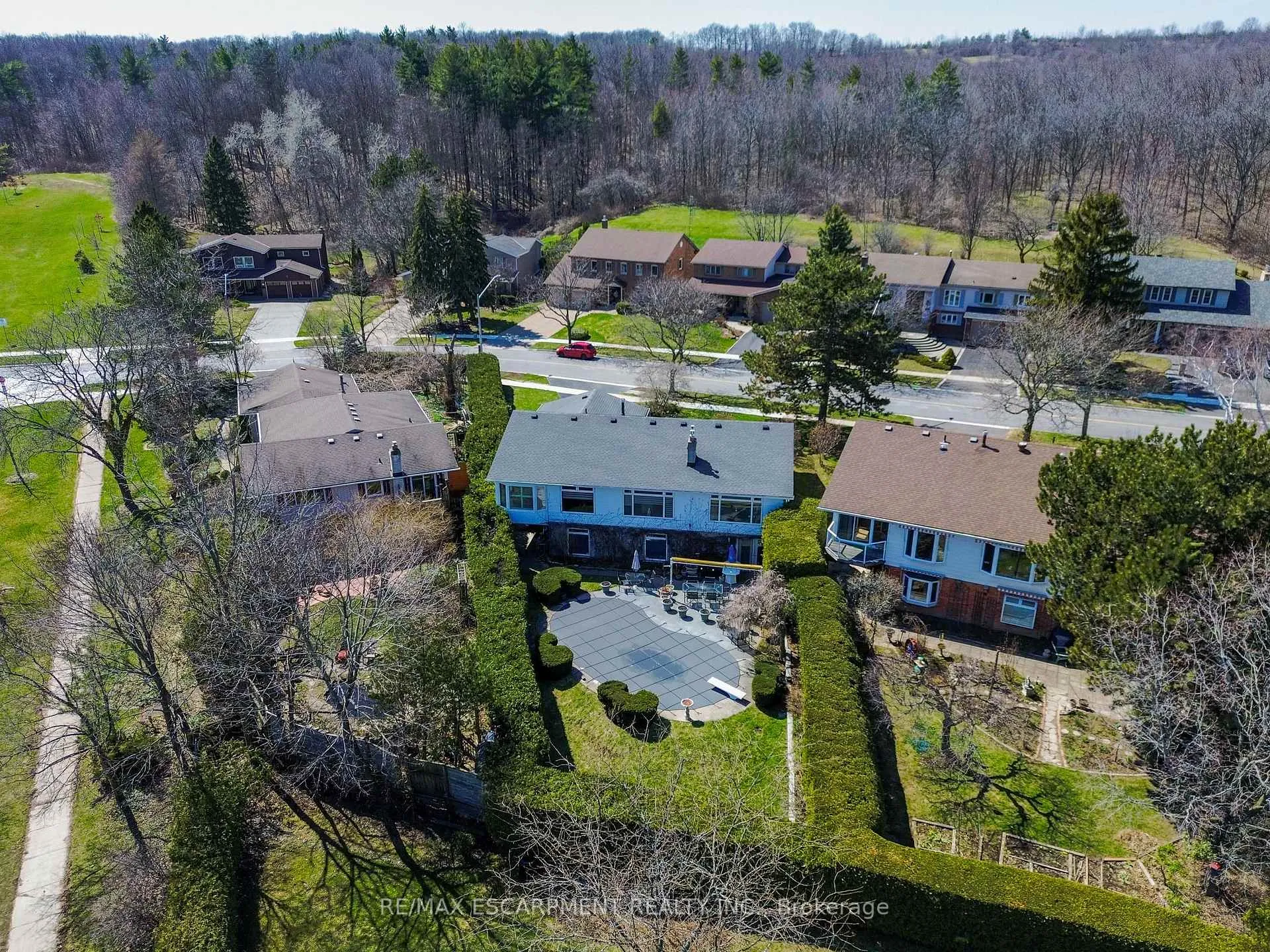 Photo 2 of 1233 Havendale Boulevard, Burlington, Tyandaga — HOMEH