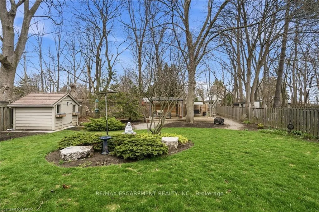 Photo 2 of 134 Little John Road, Hamilton, Dundas — HOMEH