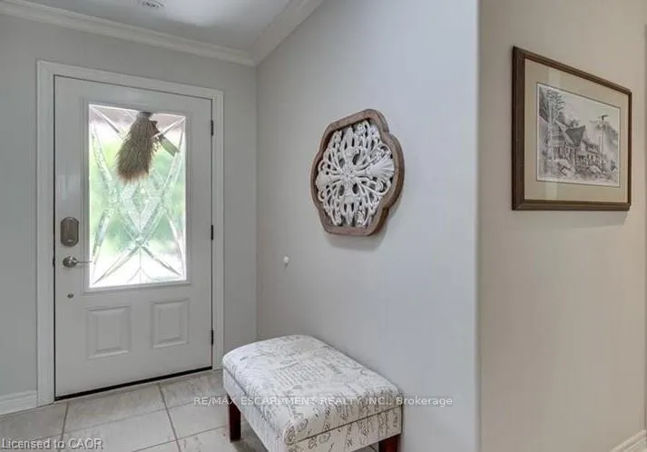 Photo 3 of 134 Little John Road, Hamilton, Dundas — HOMEH