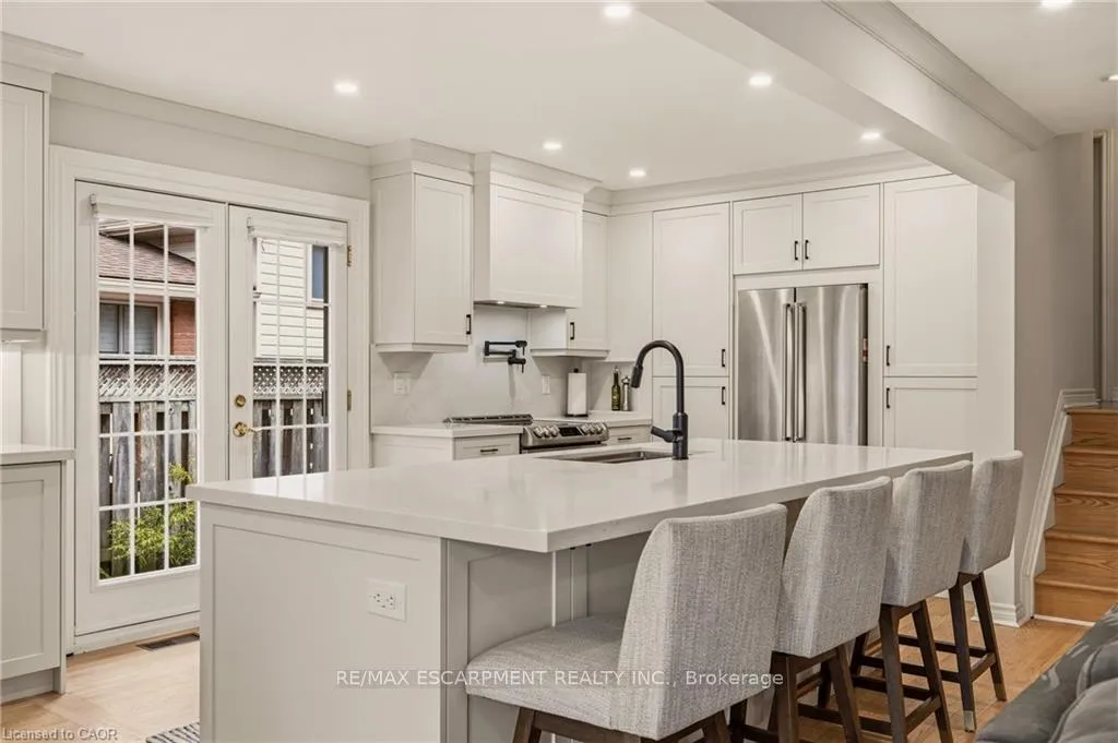 Photo 7 of 134 Little John Road, Hamilton, Dundas — HOMEH