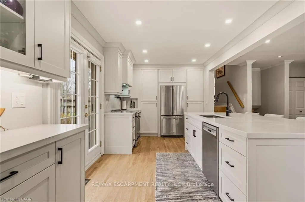 Photo 8 of 134 Little John Road, Hamilton, Dundas — HOMEH