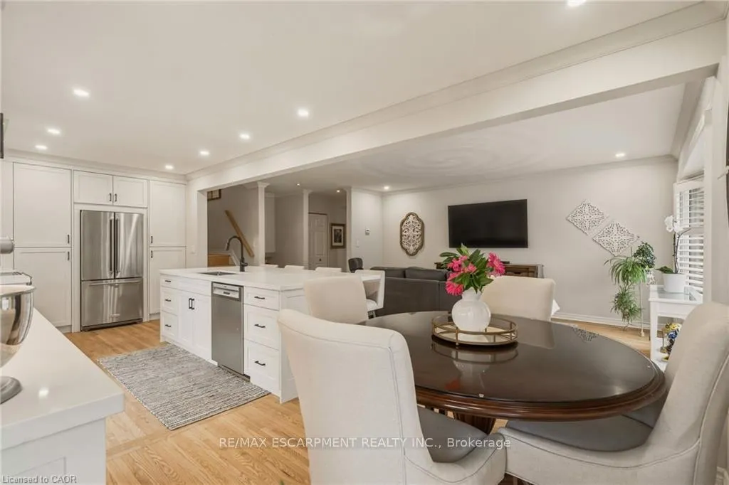 Photo 14 of 134 Little John Road, Hamilton, Dundas — HOMEH