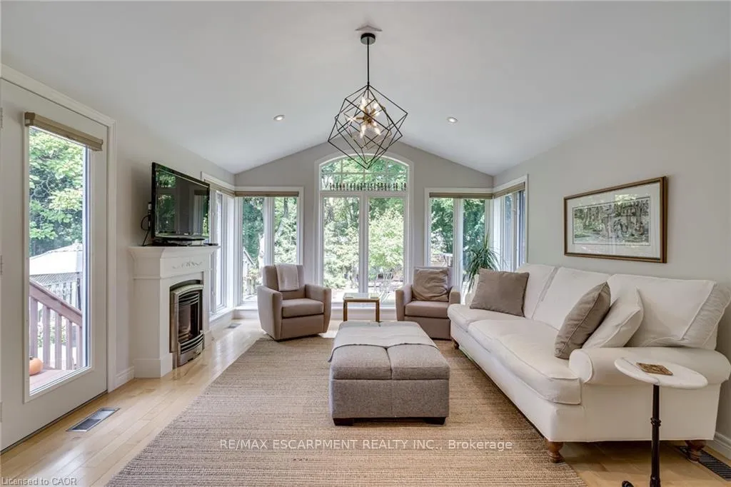 Photo 19 of 134 Little John Road, Hamilton, Dundas — HOMEH
