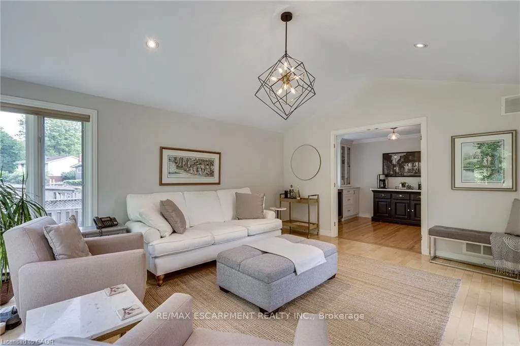Photo 20 of 134 Little John Road, Hamilton, Dundas — HOMEH