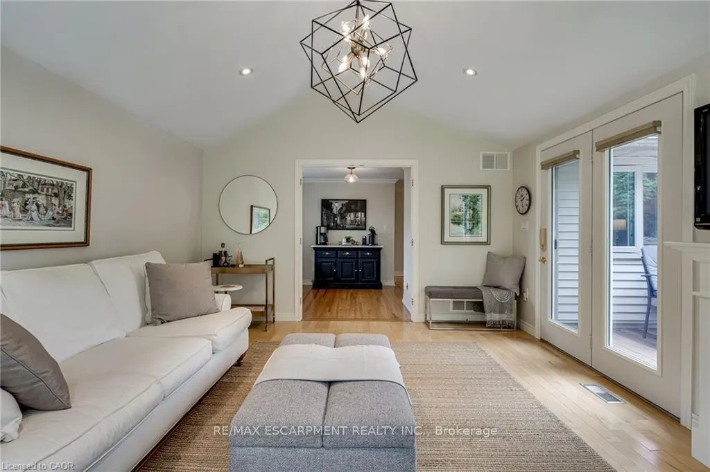 Photo 21 of 134 Little John Road, Hamilton, Dundas — HOMEH