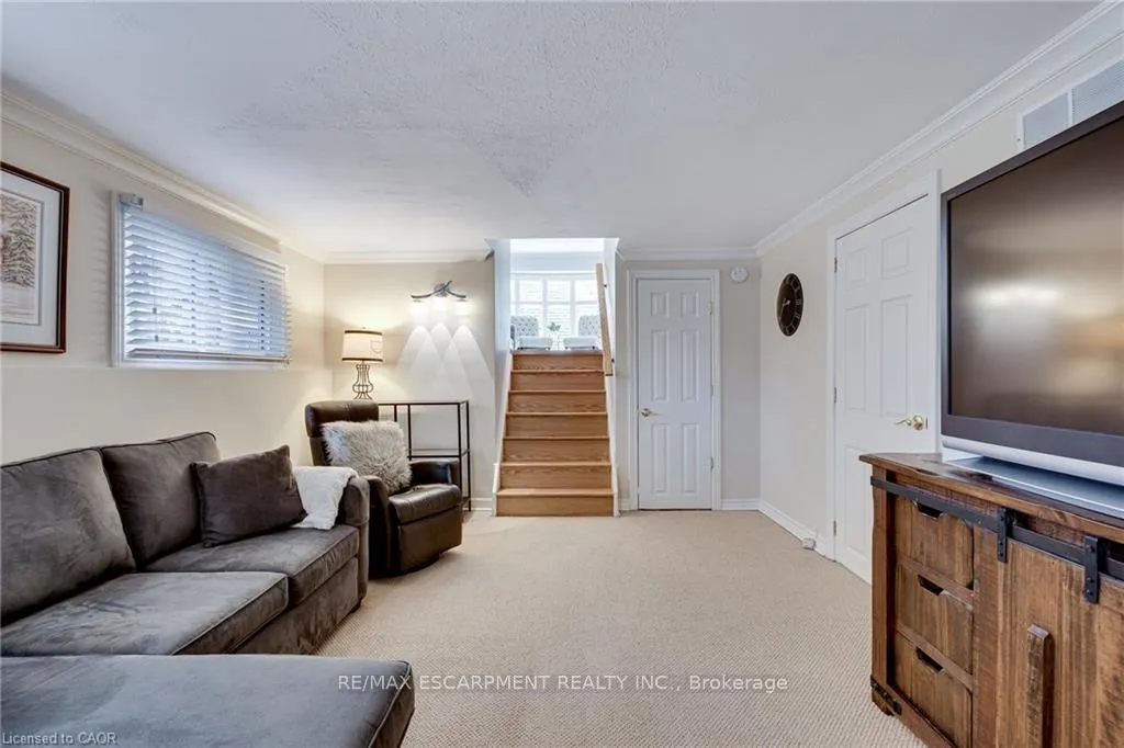 Photo 32 of 134 Little John Road, Hamilton, Dundas — HOMEH