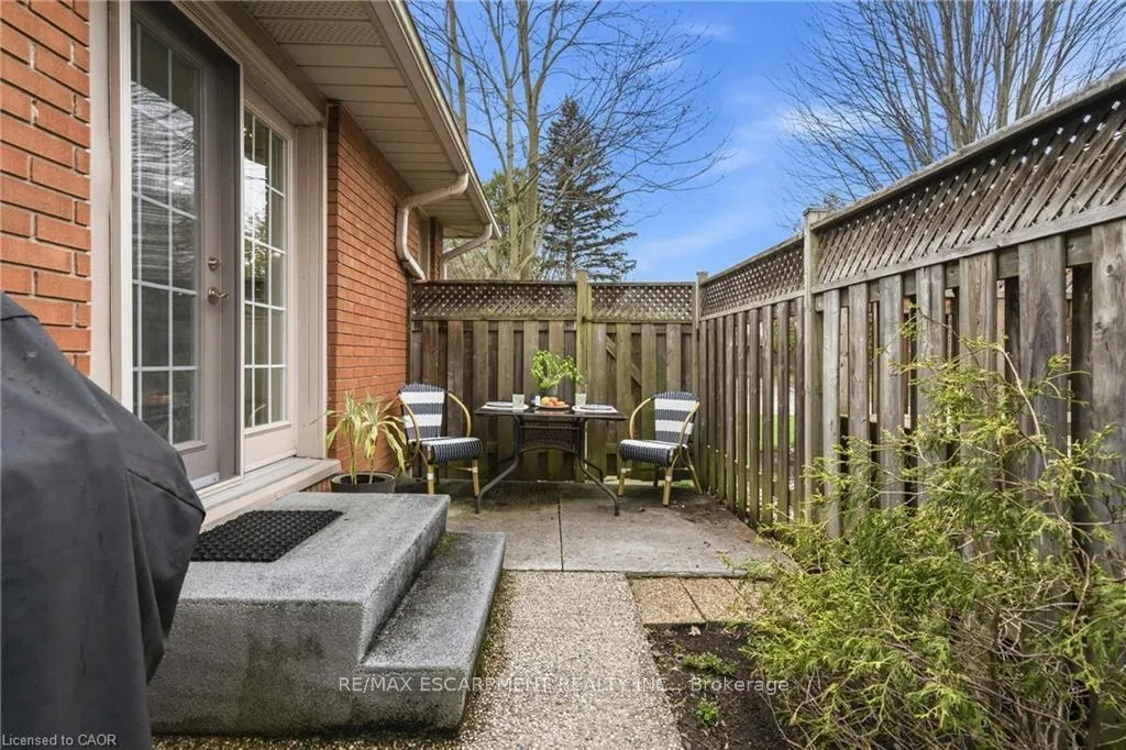 Photo 39 of 134 Little John Road, Hamilton, Dundas — HOMEH