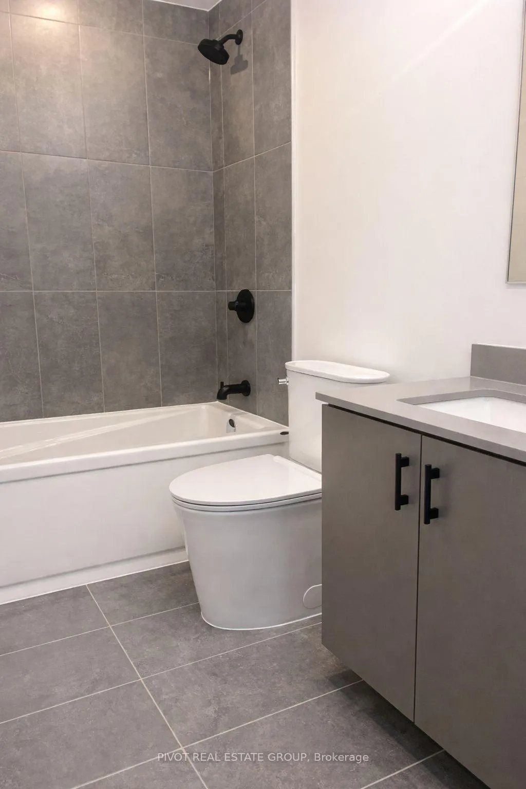 Photo 4 of Unit 519, 4878 Powers Common, Burlington, Alton — HOMEH