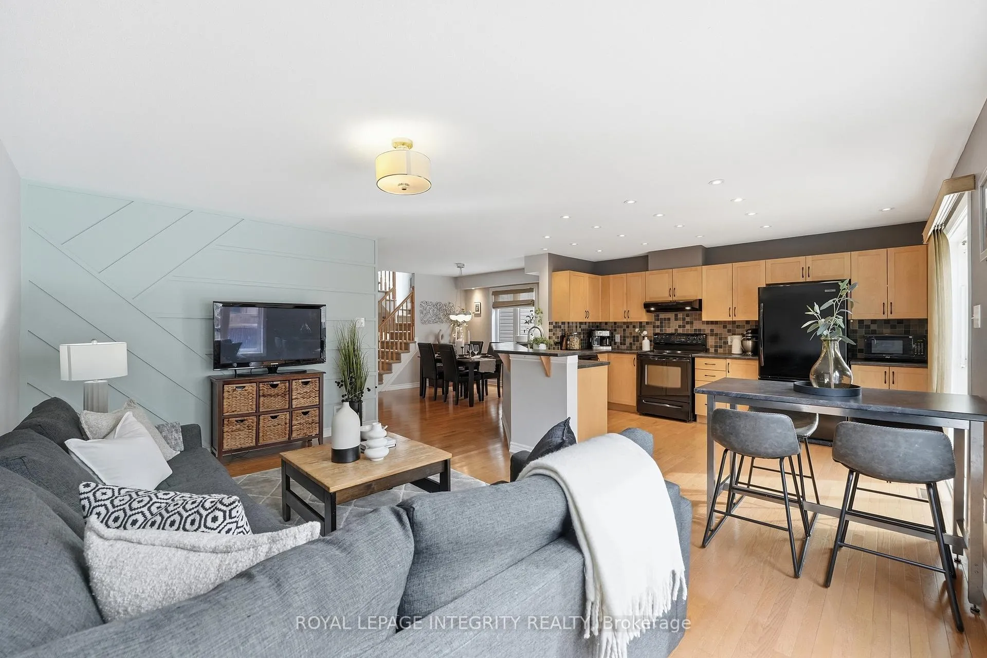 Photo 10 of 208 Aquilo Crescent, Ottawa, Stittsville (North) — HOMEH