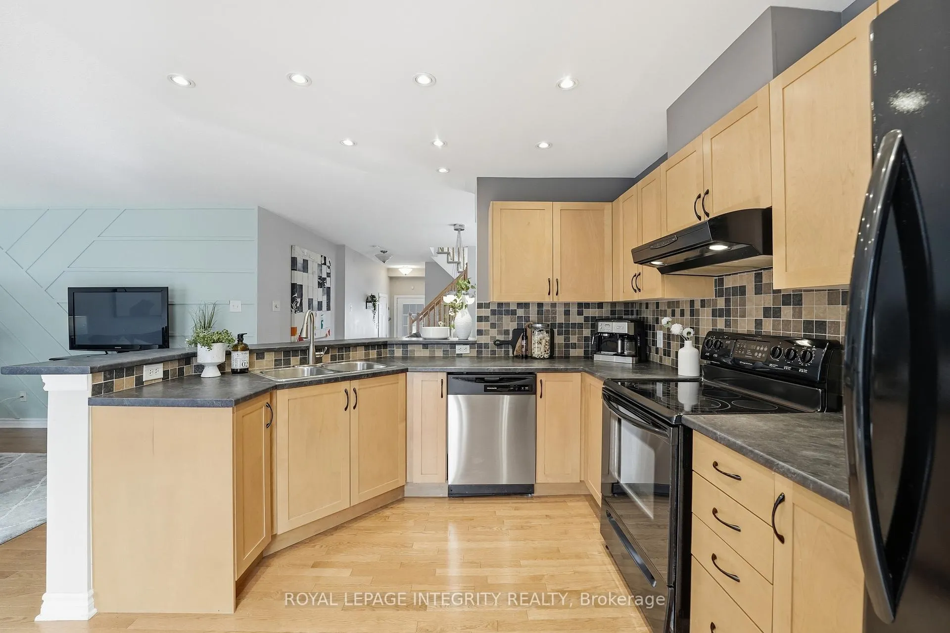 Photo 14 of 208 Aquilo Crescent, Ottawa, Stittsville (North) — HOMEH