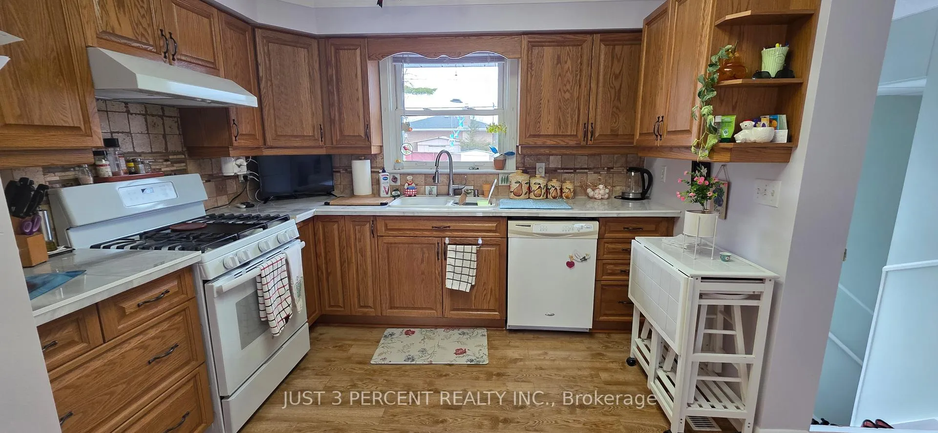 Photo 4 of 744 Crawford Place, Peterborough, Otonabee Ward 1 — HOMEH