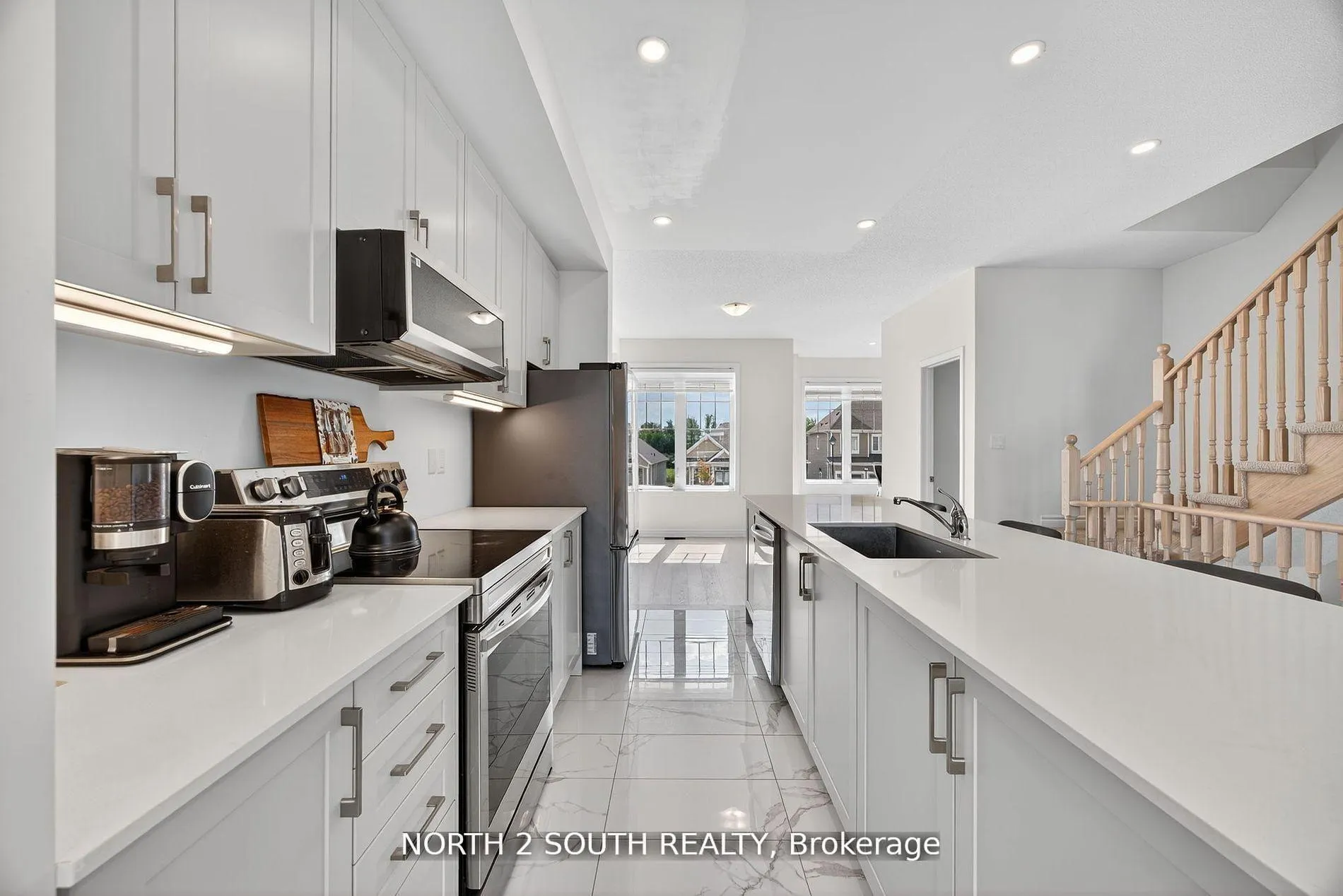 Photo 2 of 24 Abby Drive, Wasaga Beach — HOMEH