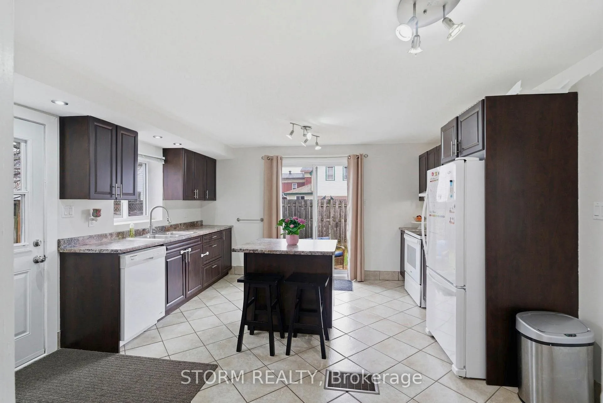 Photo 10 of 45 Seymour Avenue, Cornwall — HOMEH
