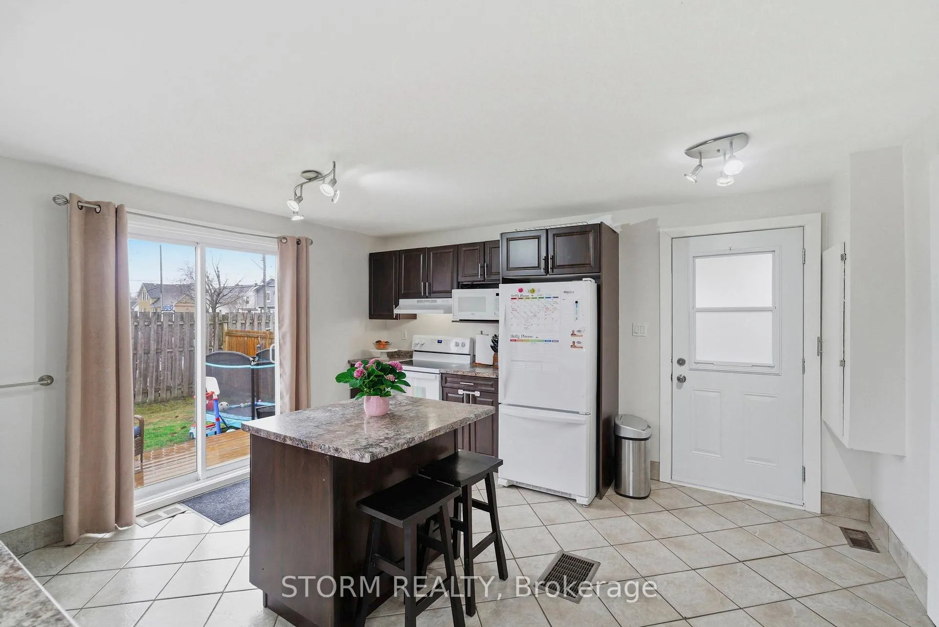Photo 11 of 45 Seymour Avenue, Cornwall — HOMEH