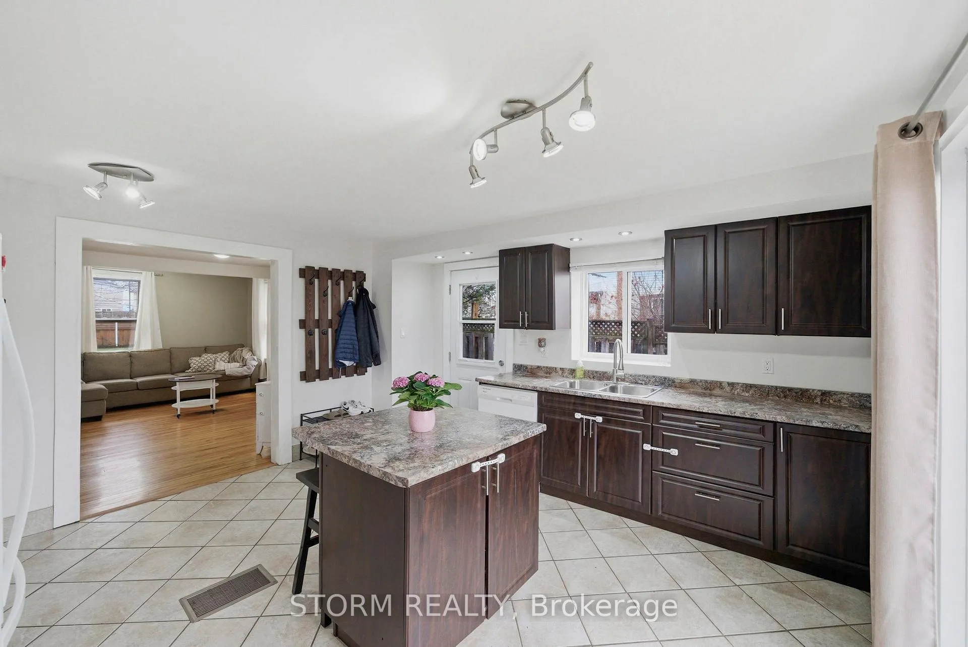 Photo 14 of 45 Seymour Avenue, Cornwall — HOMEH