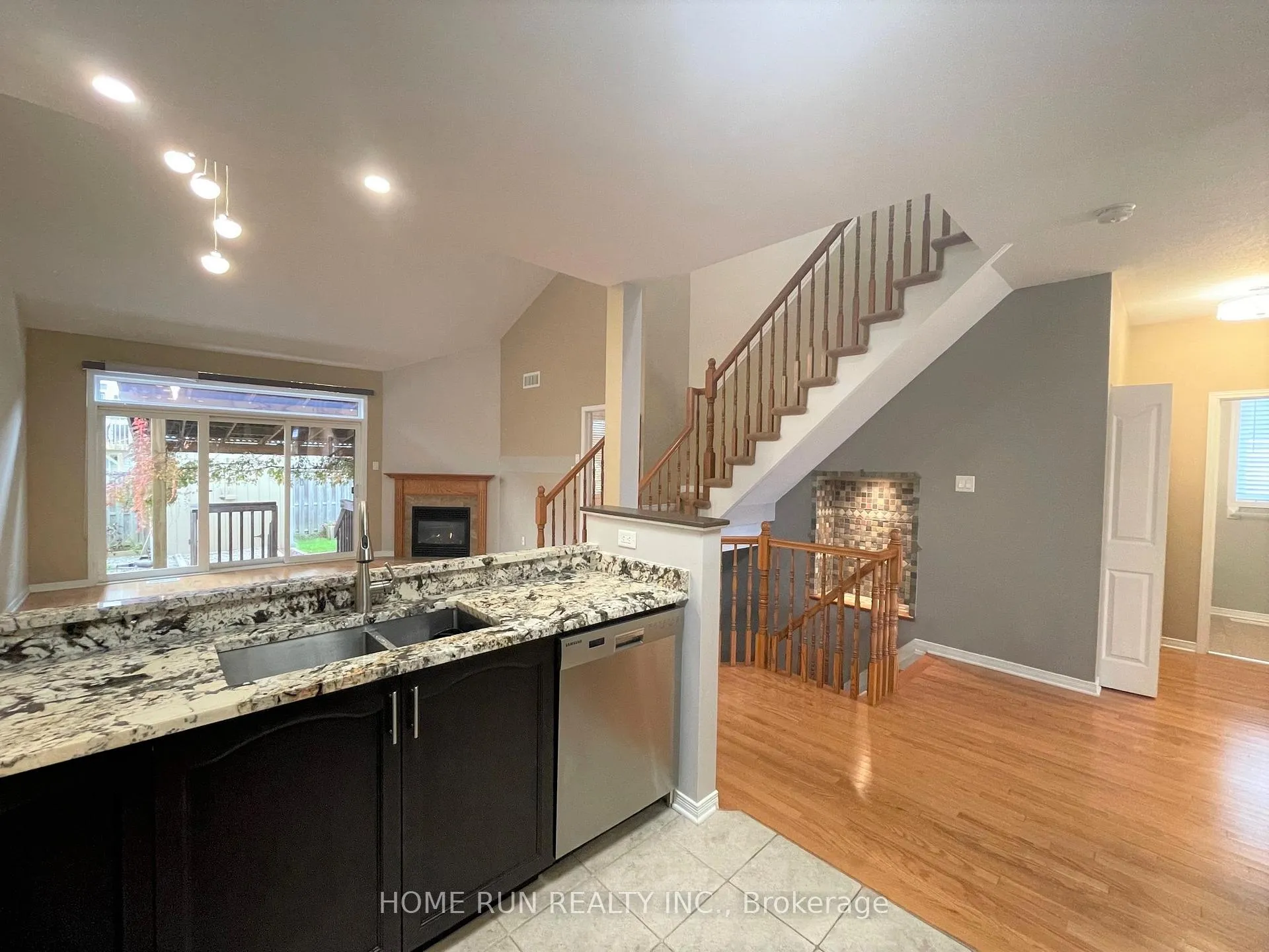 Photo 5 of 180 Hartsmere Drive, Ottawa, Stittsville (South) — HOMEH