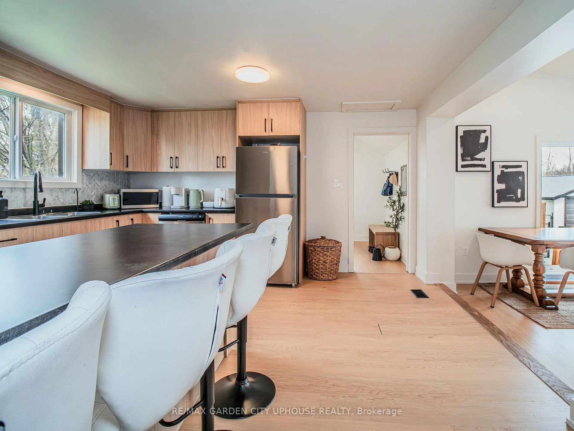 Photo 4 of 9013 Netherby Road, Niagara Falls, Schisler — HOMEH