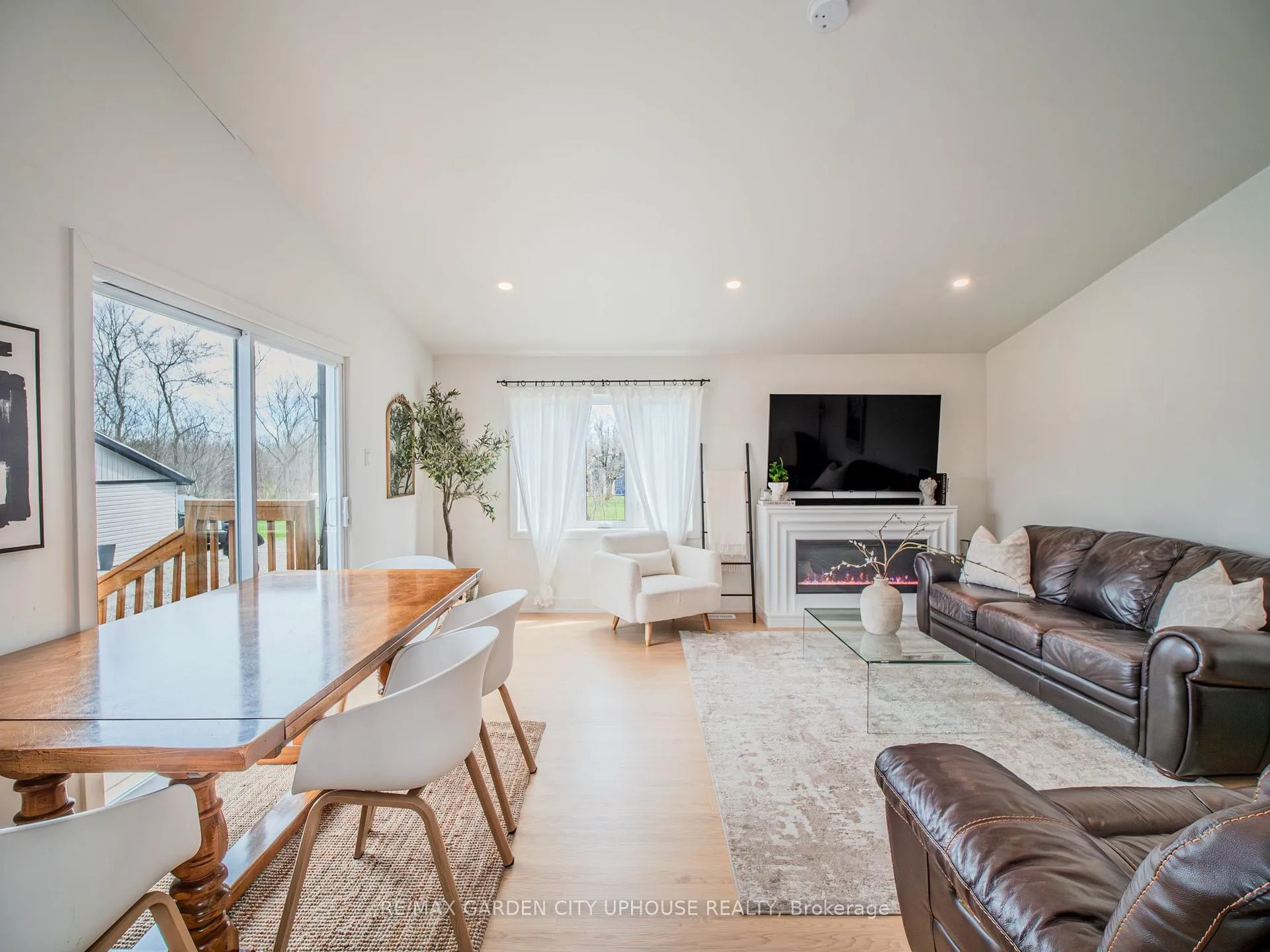 Photo 5 of 9013 Netherby Road, Niagara Falls, Schisler — HOMEH