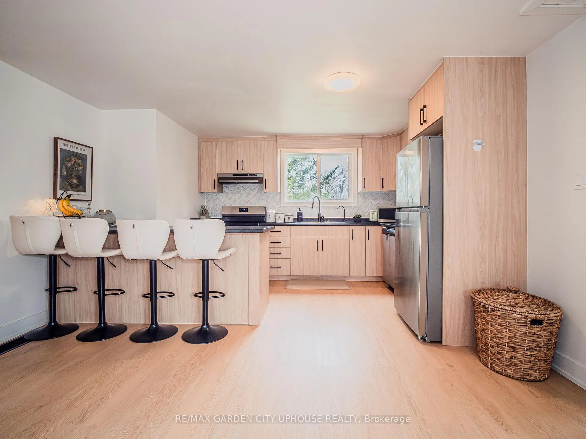 Photo 6 of 9013 Netherby Road, Niagara Falls, Schisler — HOMEH