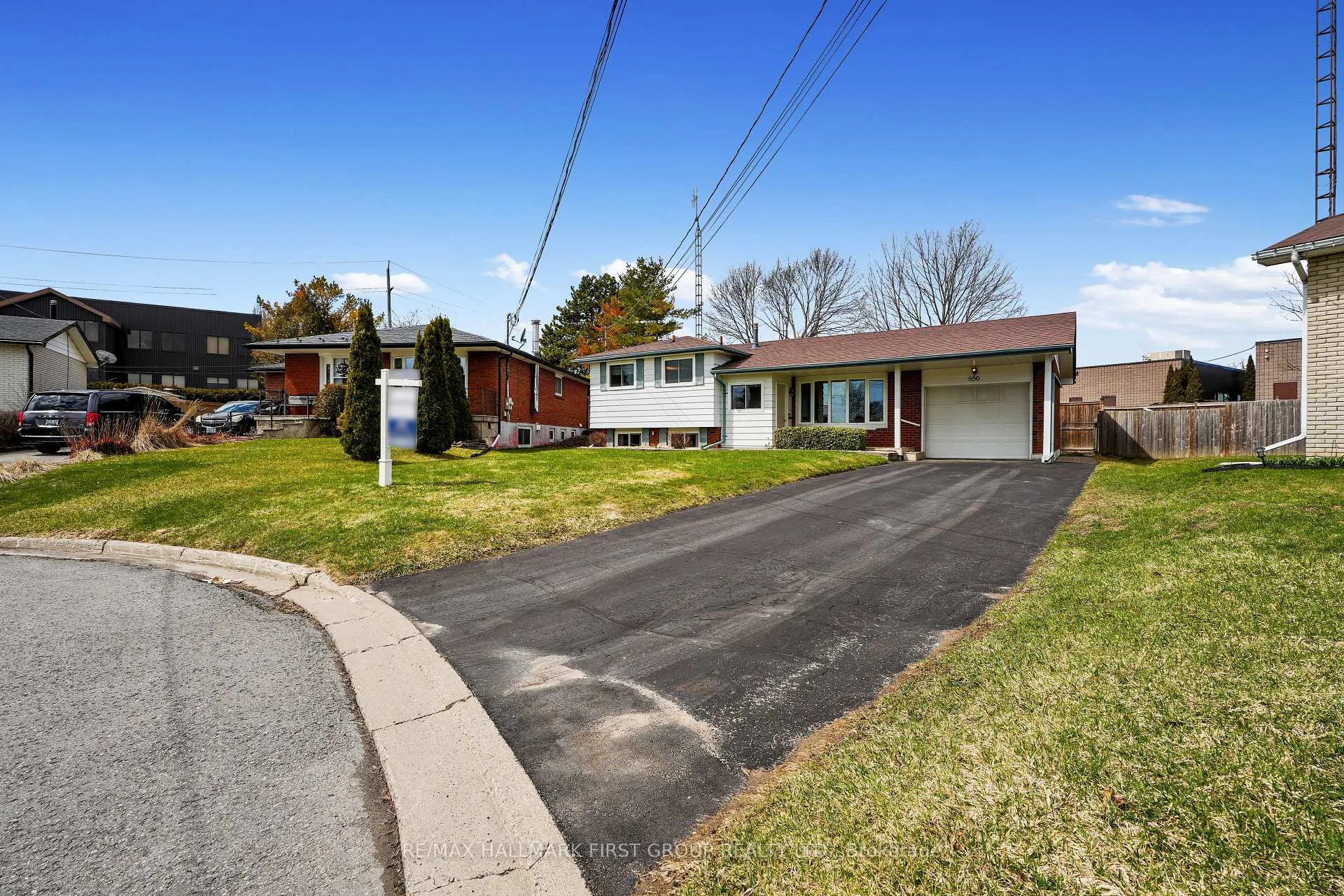 Photo 2 of 950 Curtis Crescent, Cobourg — HOMEH