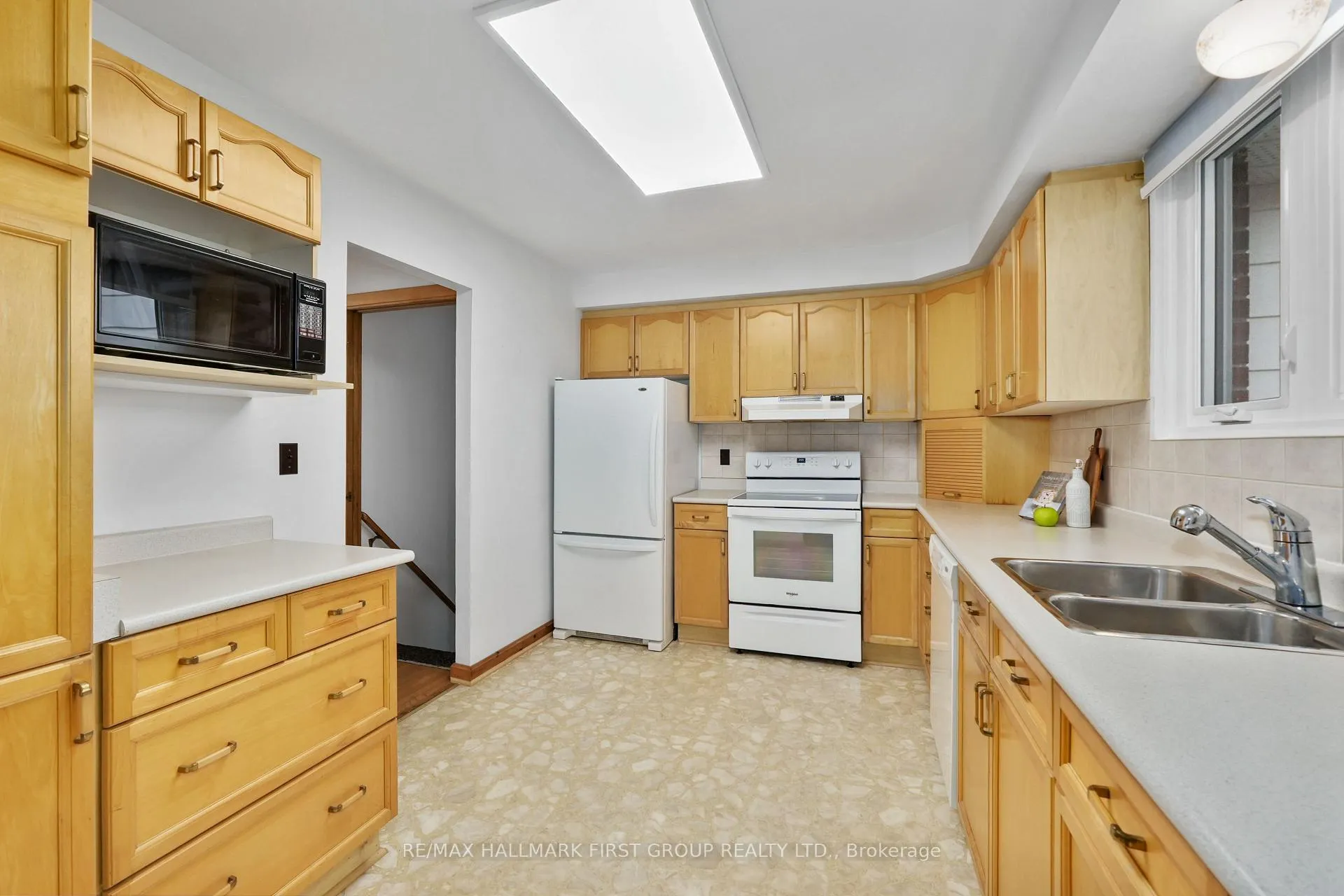 Photo 13 of 950 Curtis Crescent, Cobourg — HOMEH