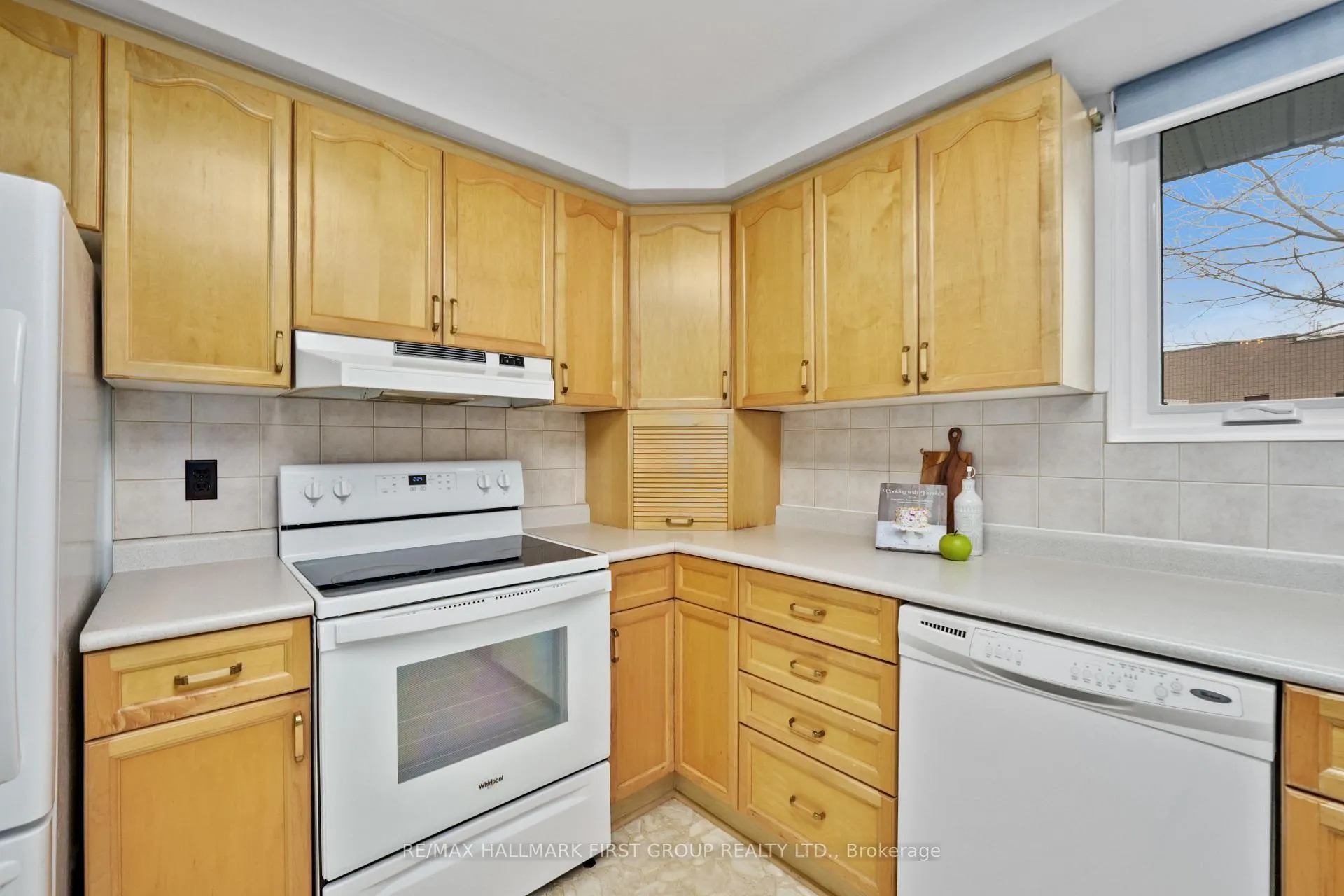 Photo 14 of 950 Curtis Crescent, Cobourg — HOMEH